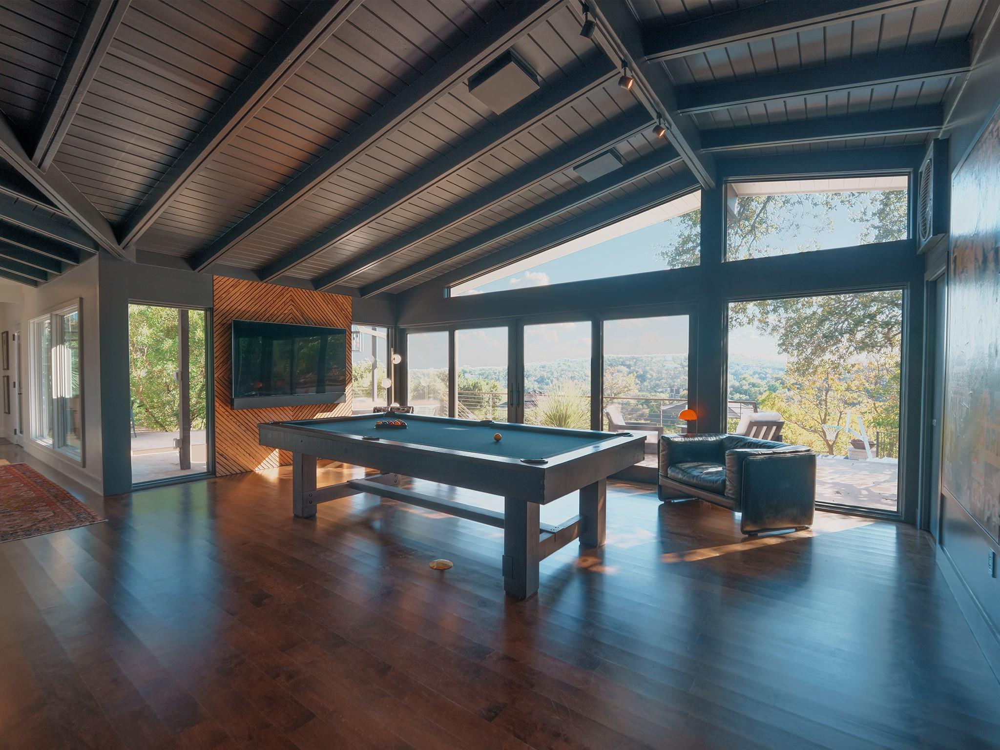 809 Redbud TRL, West Lake Hills