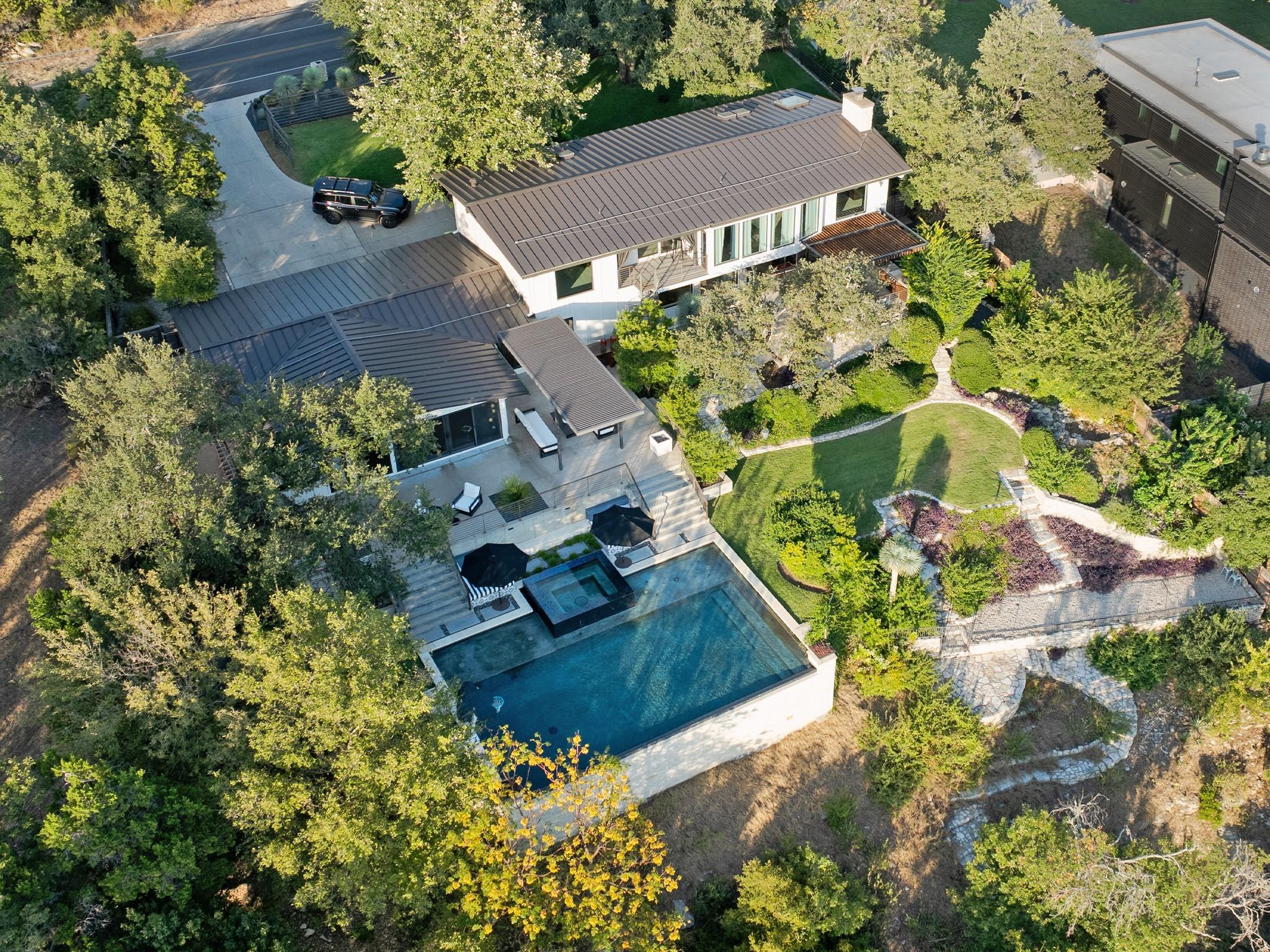 809 Redbud TRL, West Lake Hills