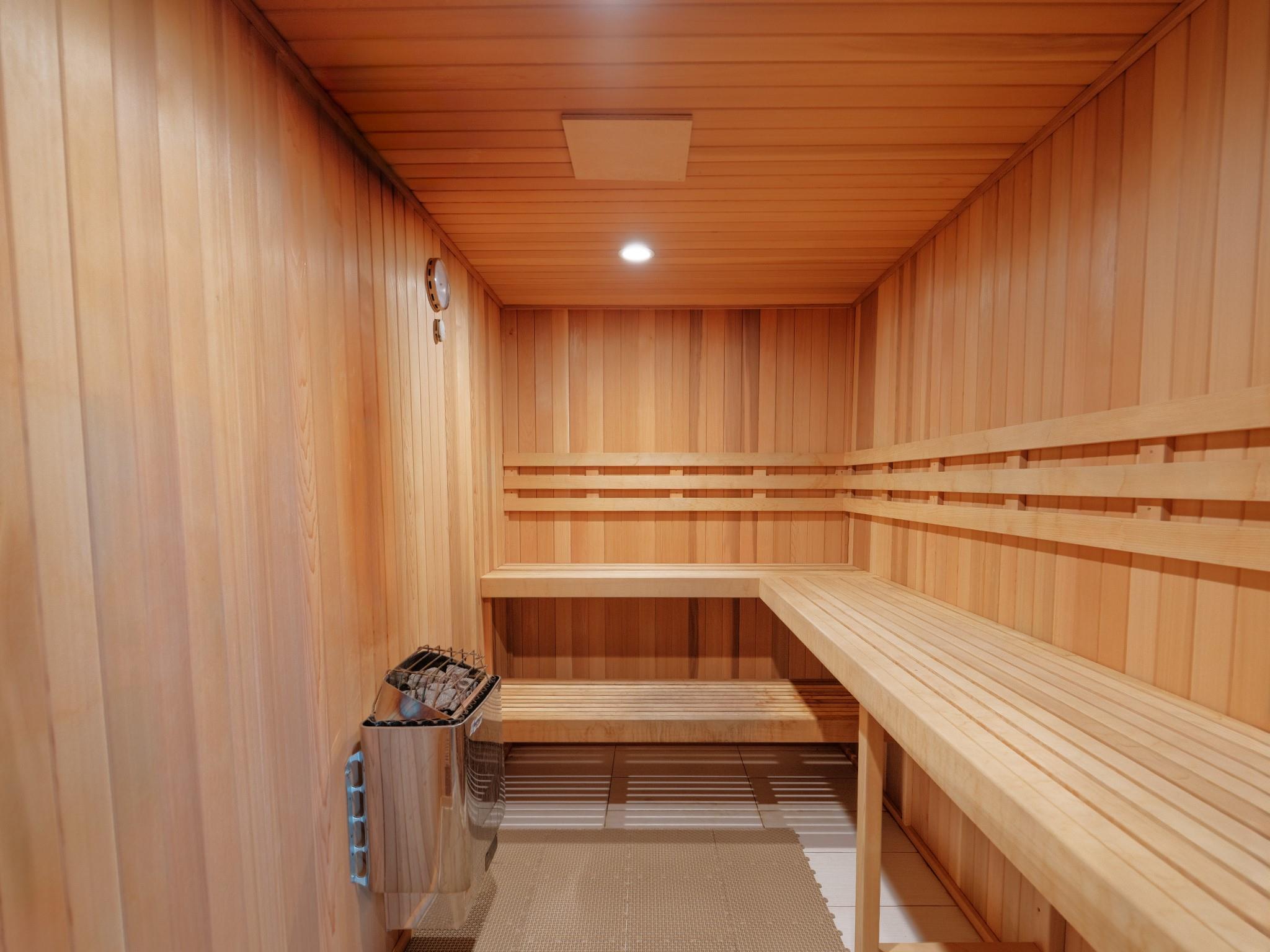 809 Redbud TRL, West Lake Hills