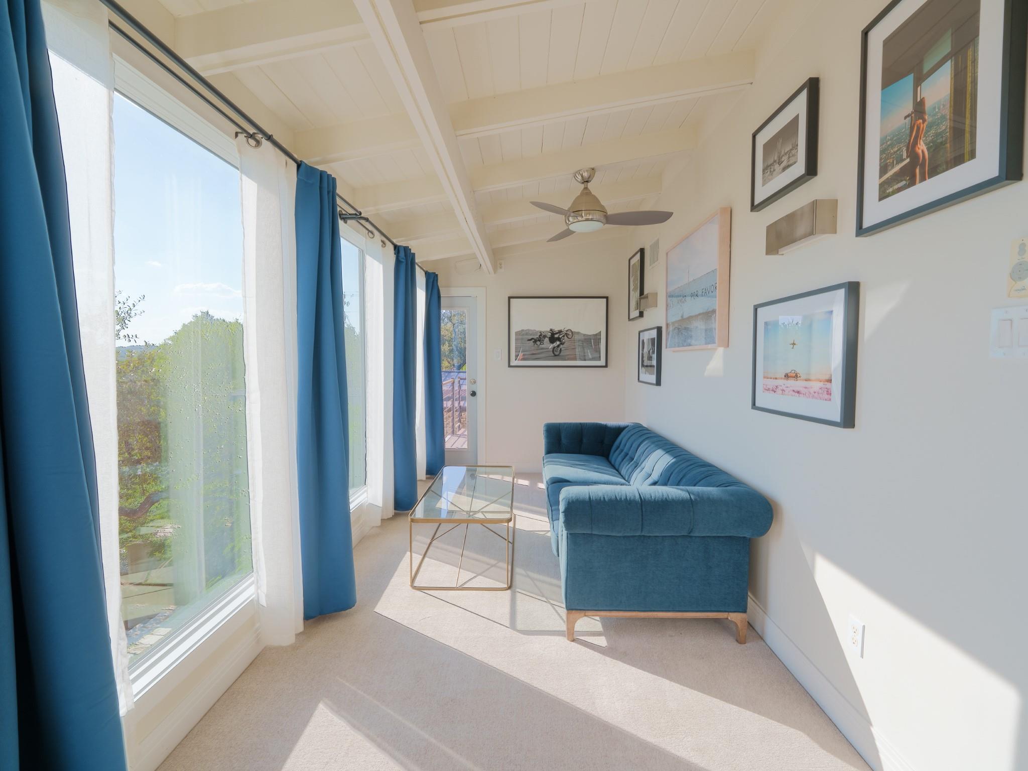 809 Redbud TRL, West Lake Hills