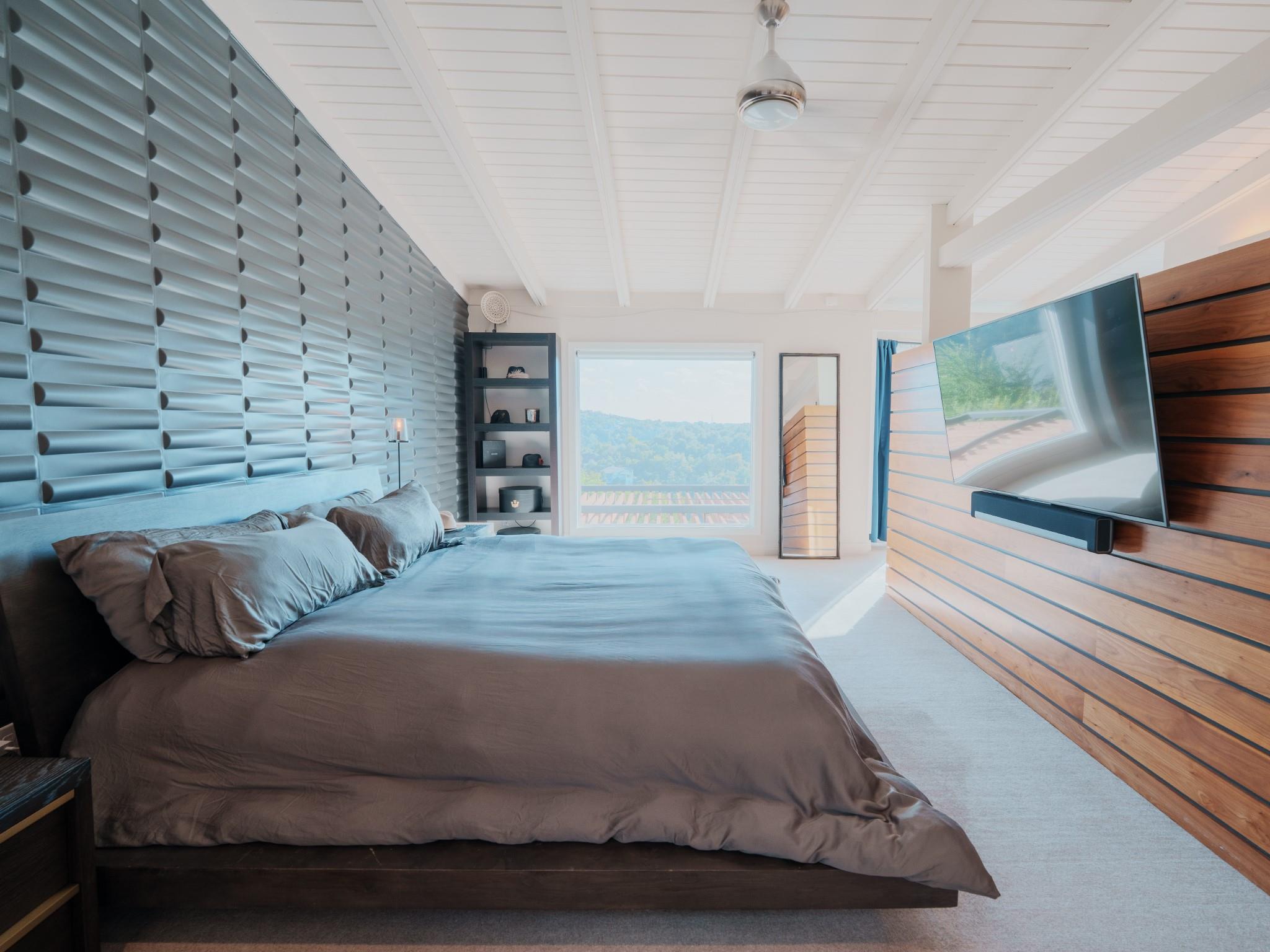 809 Redbud TRL, West Lake Hills