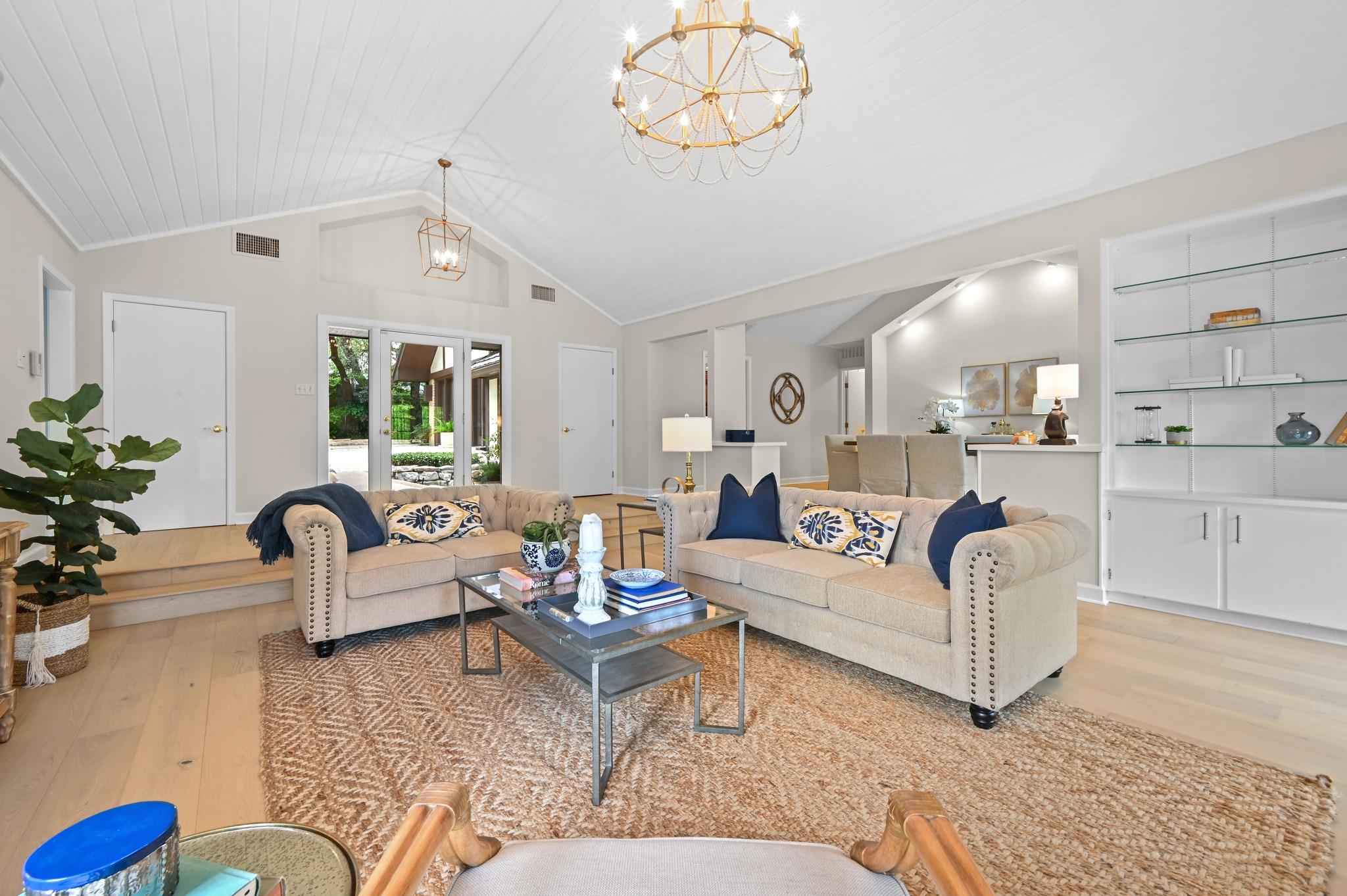 2106 Cypress PT E