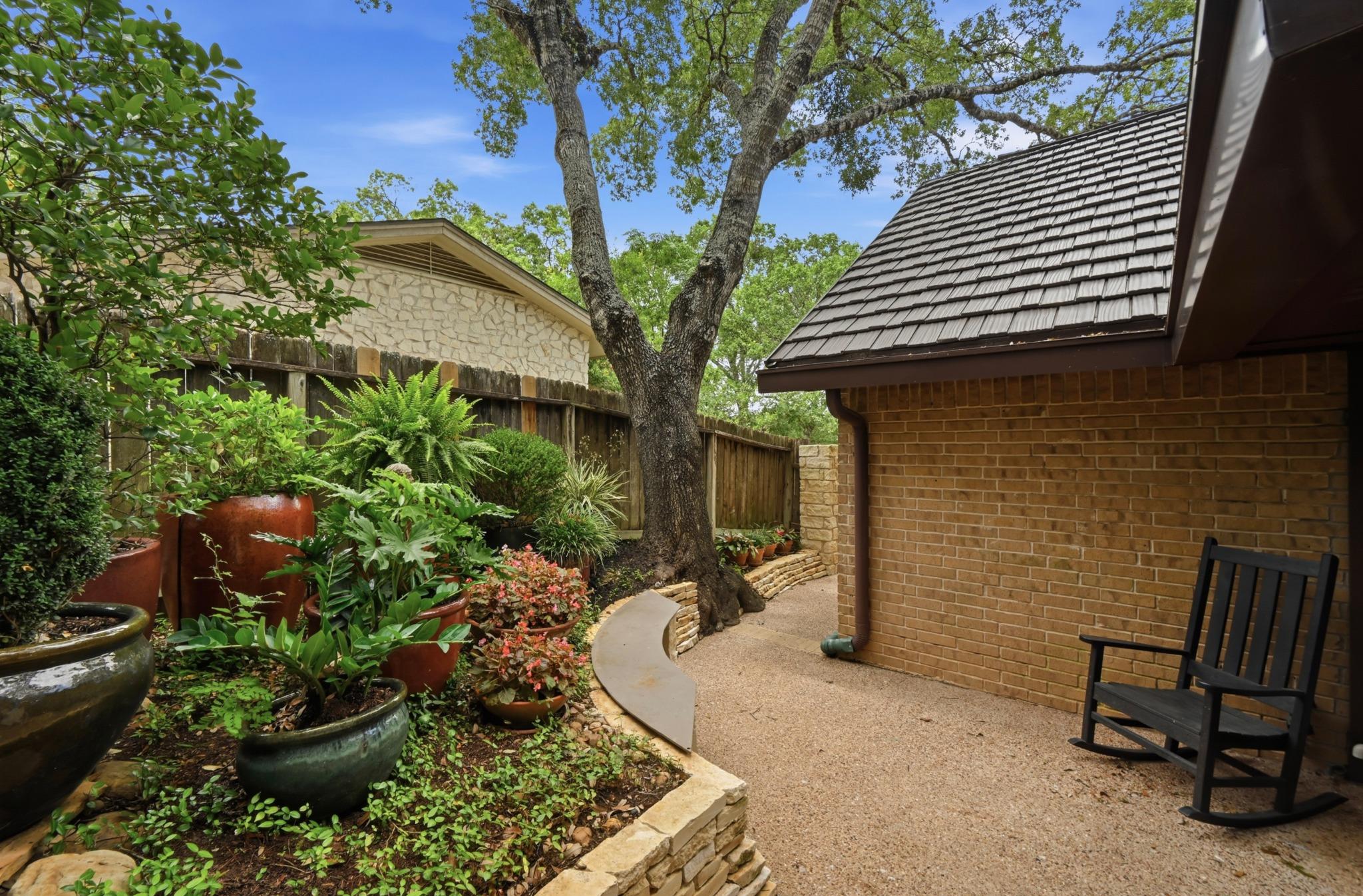 2106 Cypress PT E