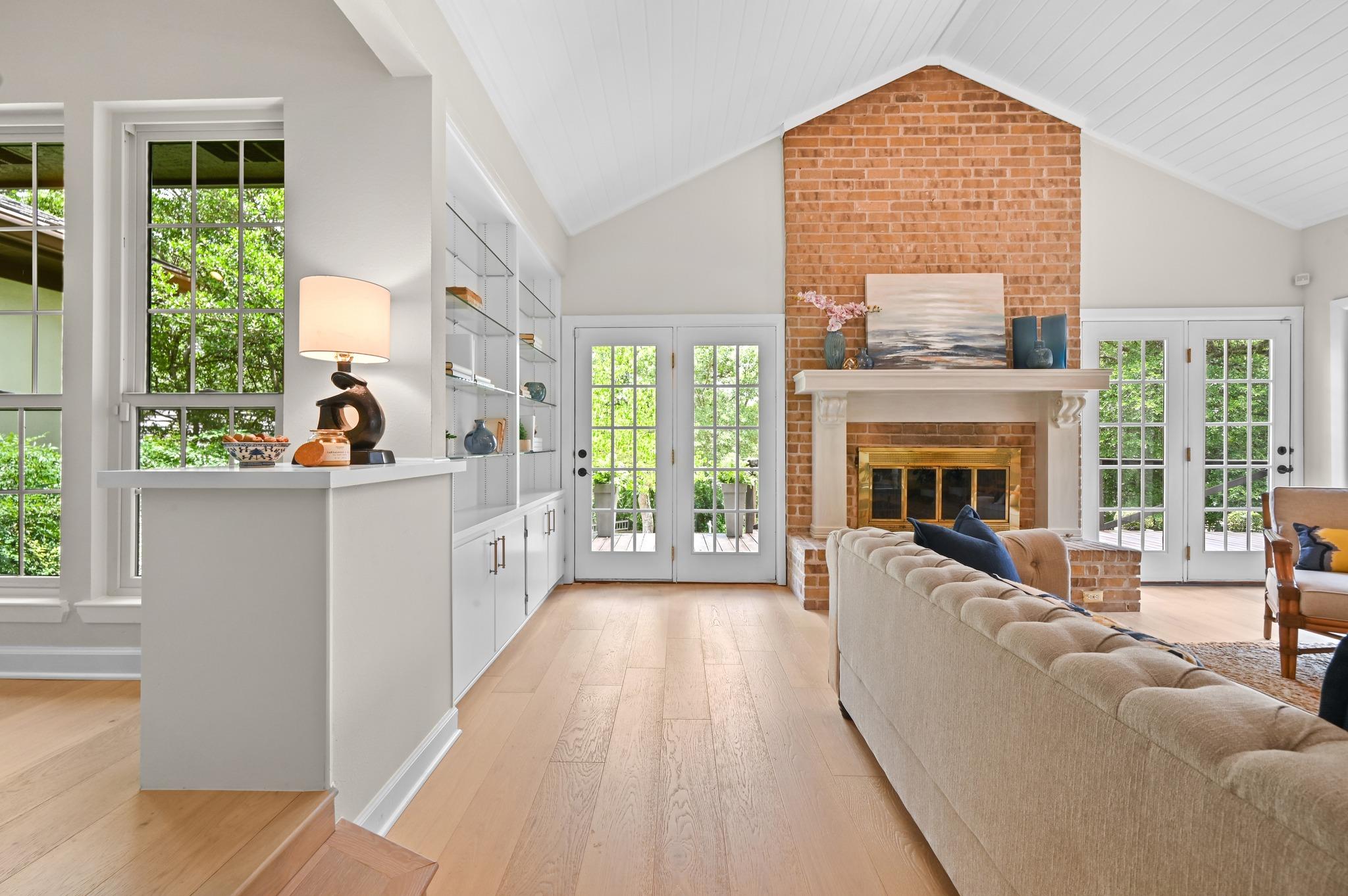 2106 Cypress PT E