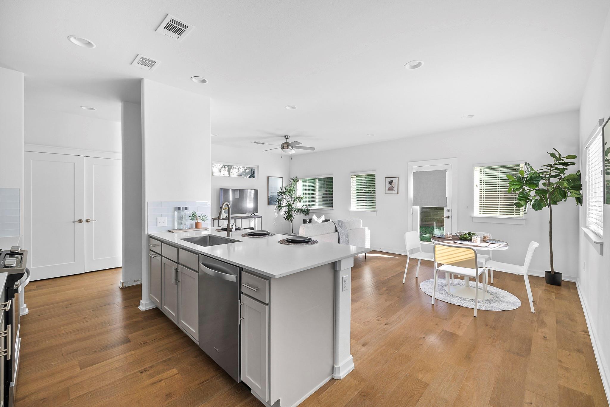 6800 Menchaca RD # 22