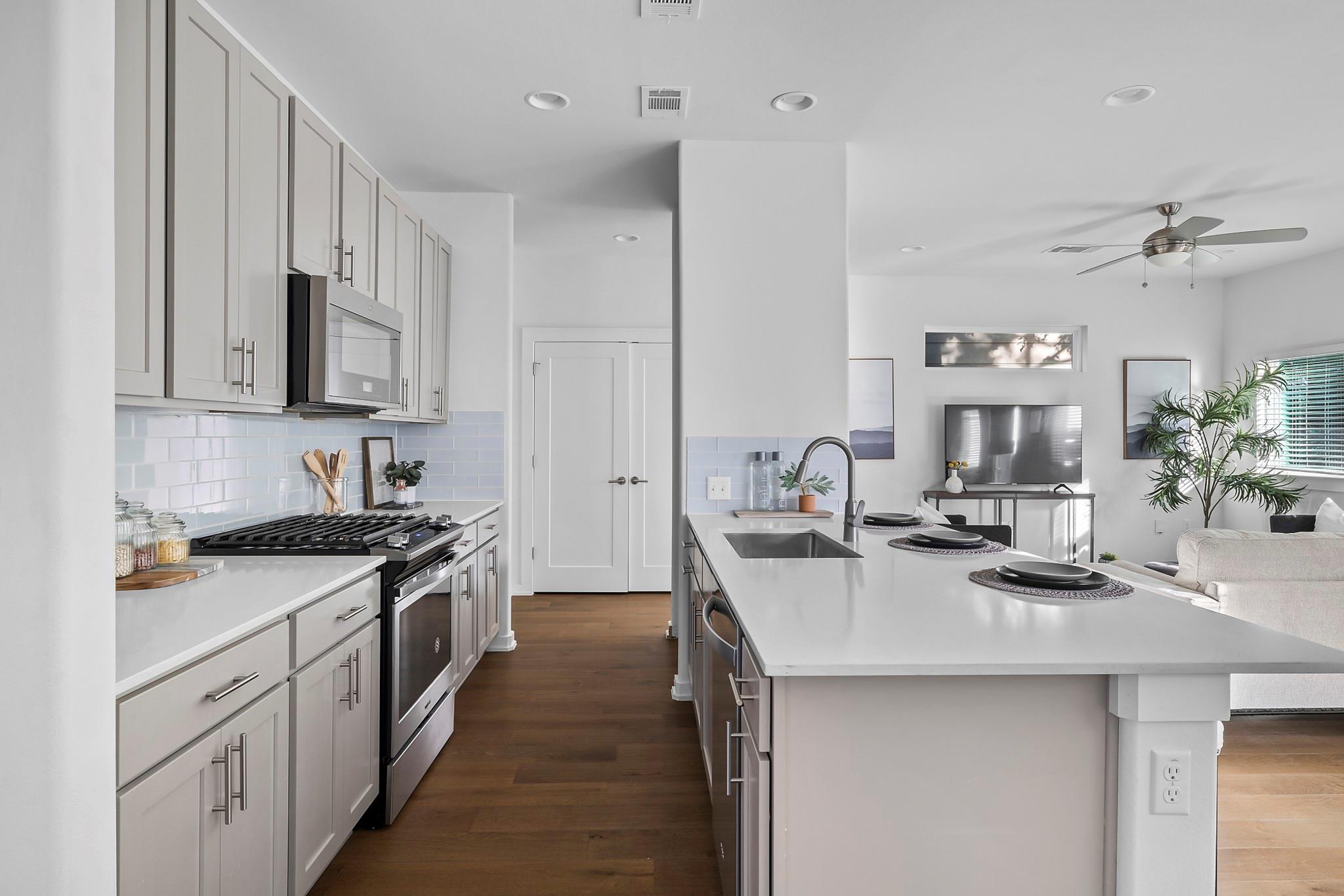 6800 Menchaca RD # 22