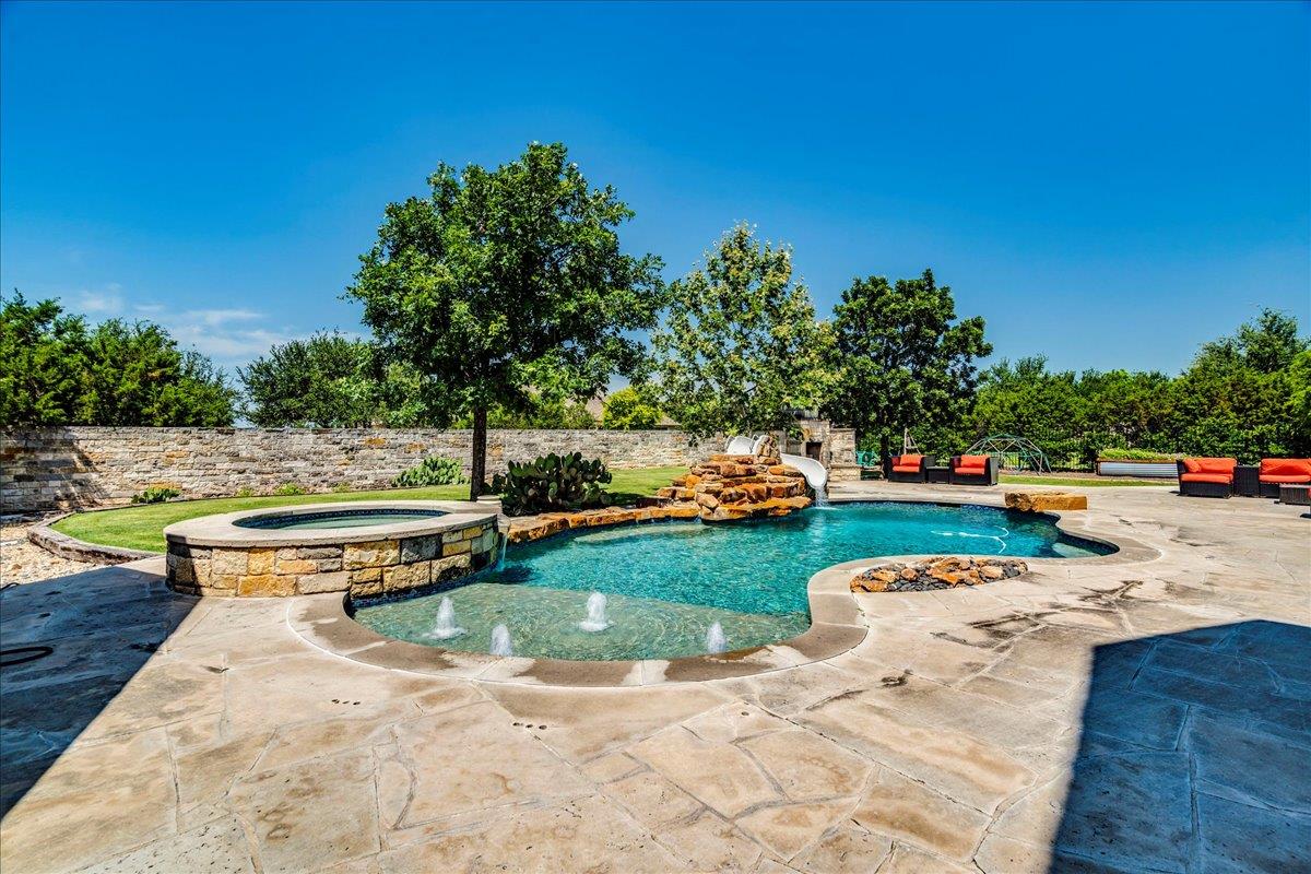 605 Unity DR