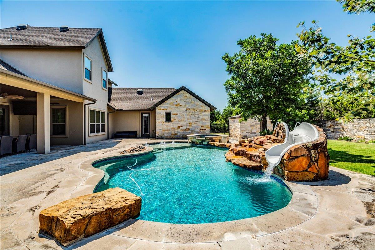 605 Unity DR