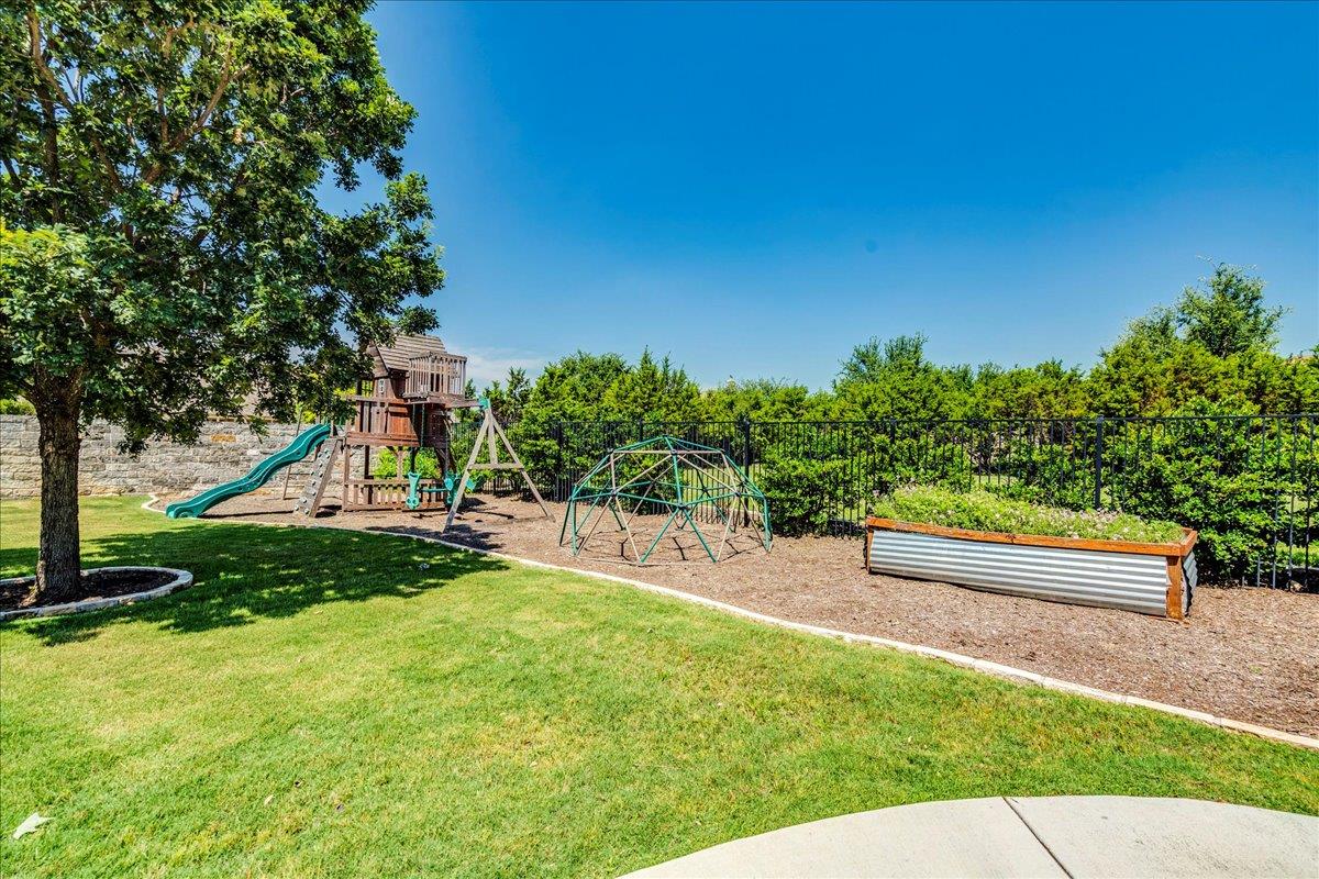 605 Unity DR