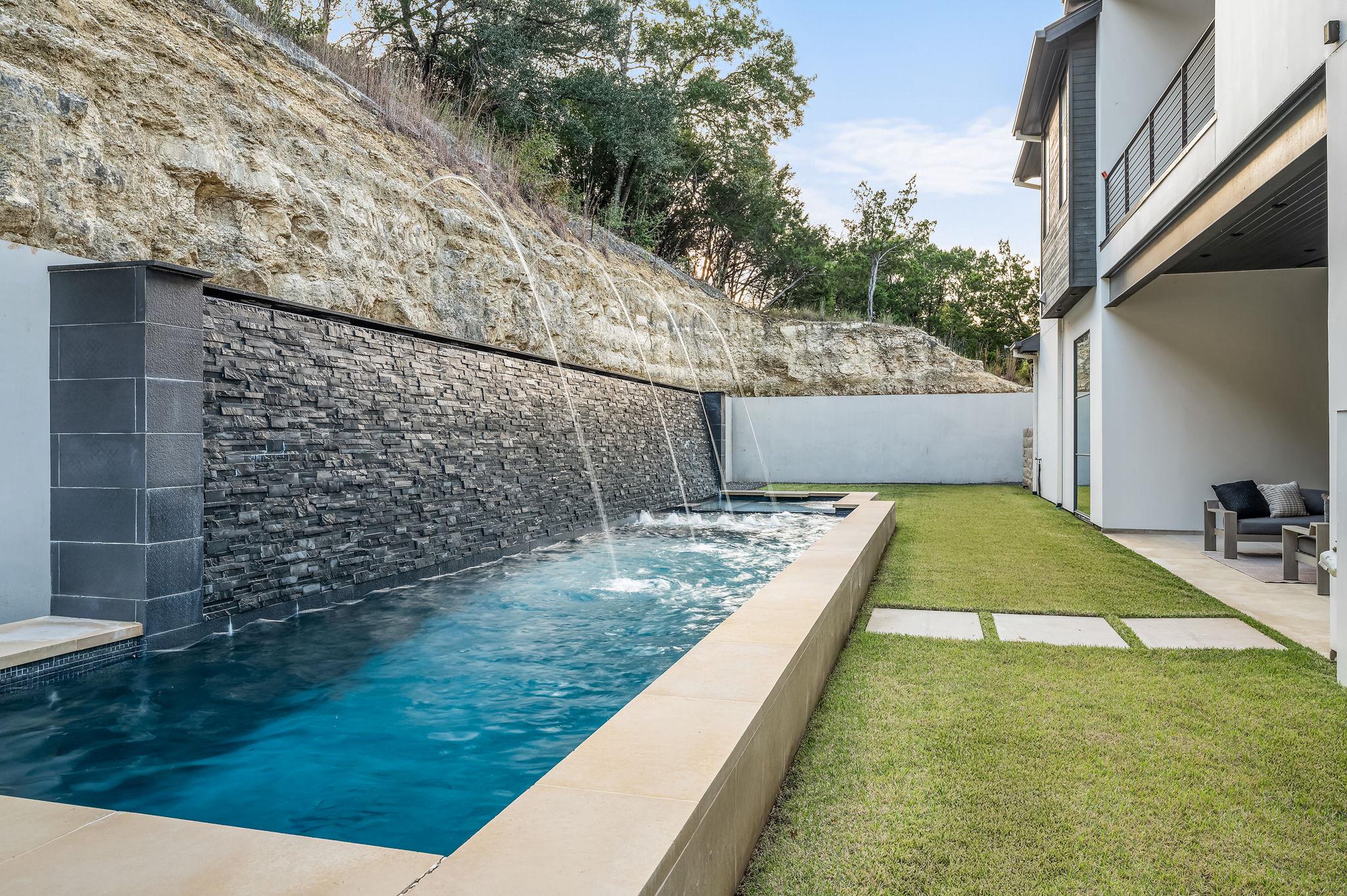 2701 Toro Canyon RD # B