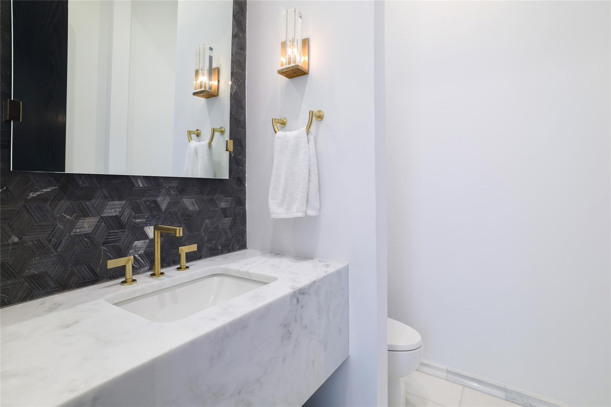 2701 Toro Canyon RD # B