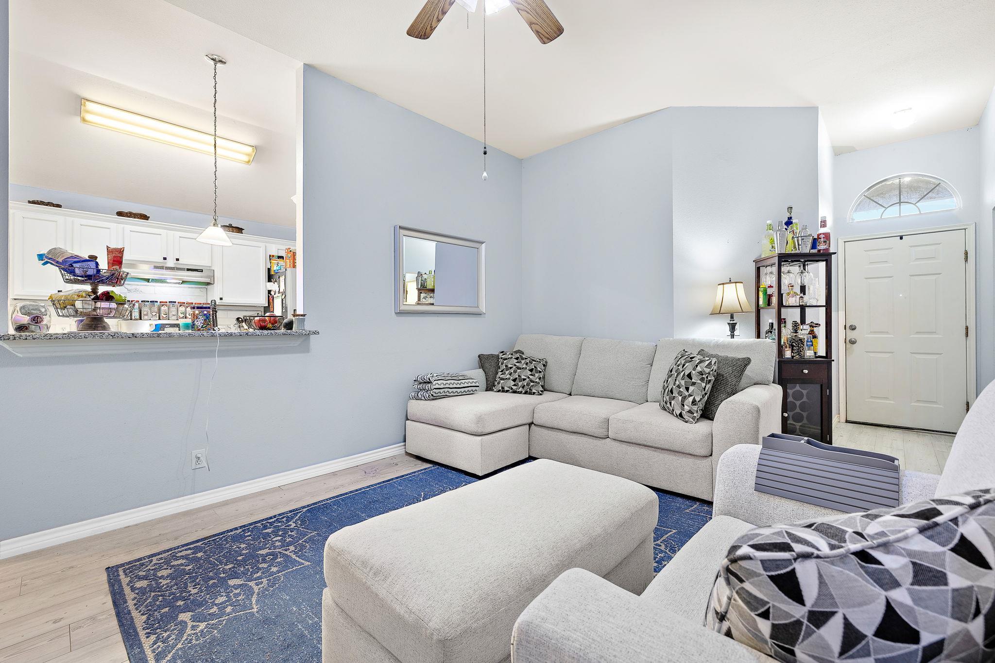 804 Maplecreek DR