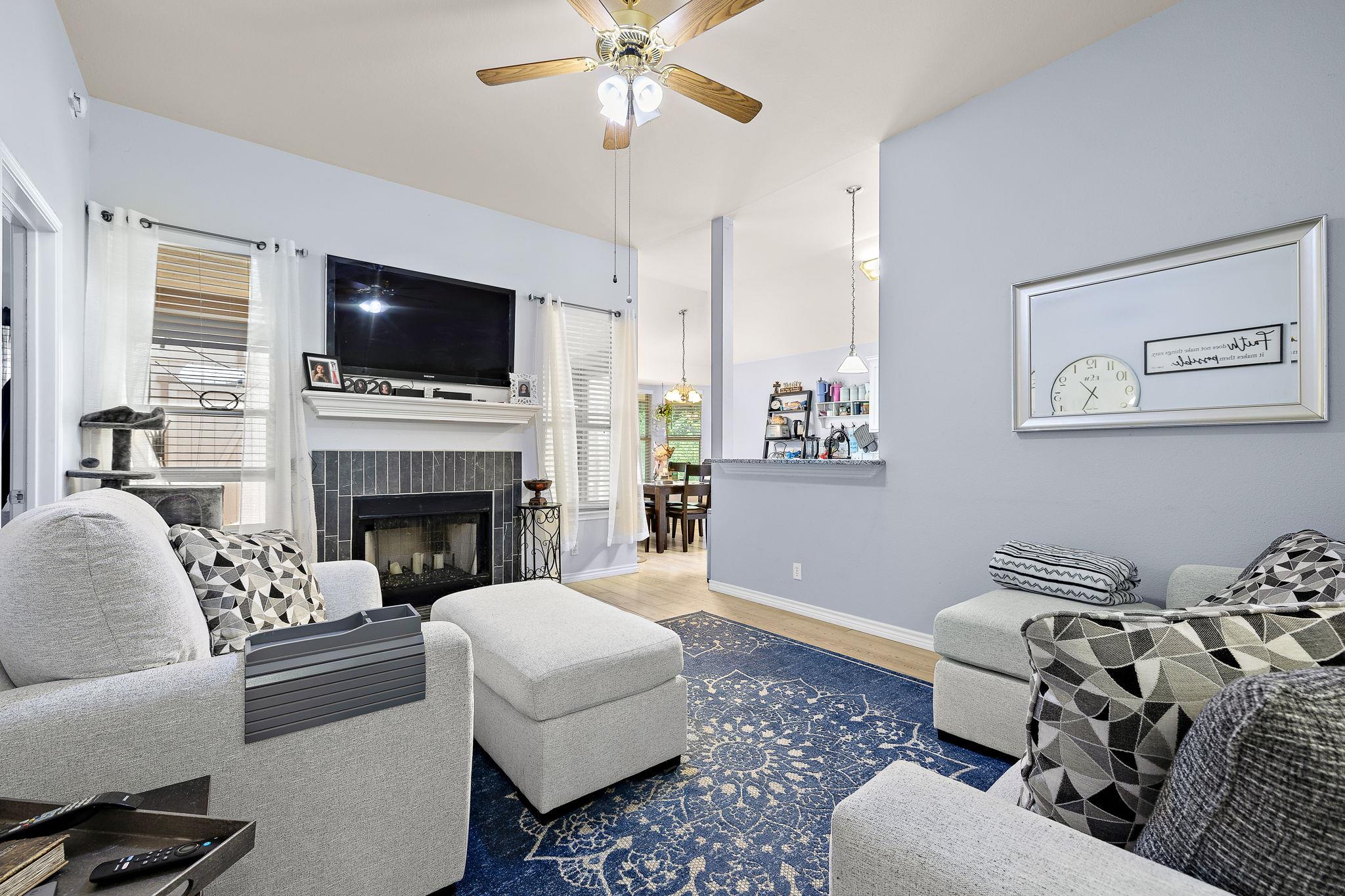 804 Maplecreek DR