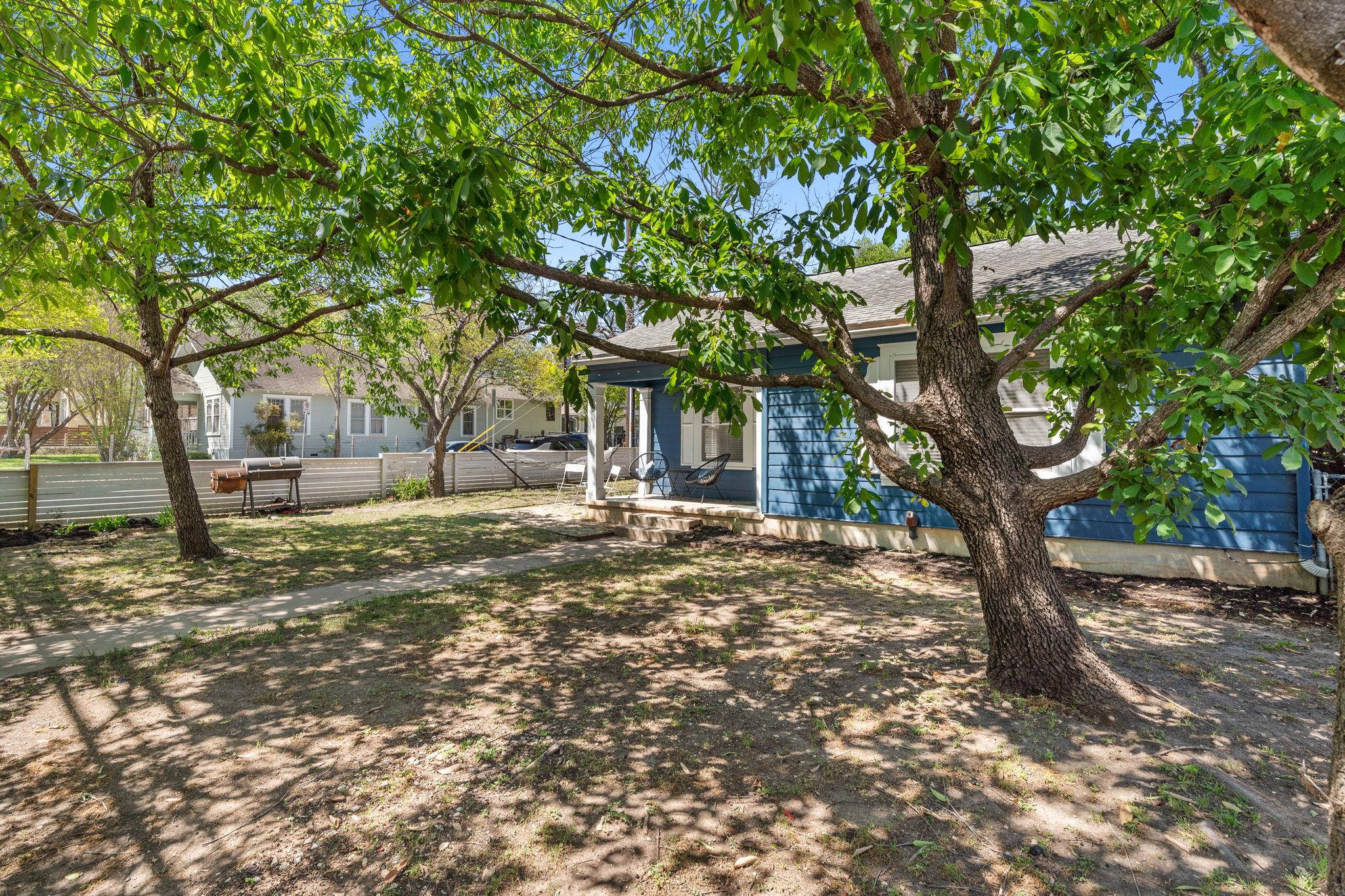 1910 Kinney Ave