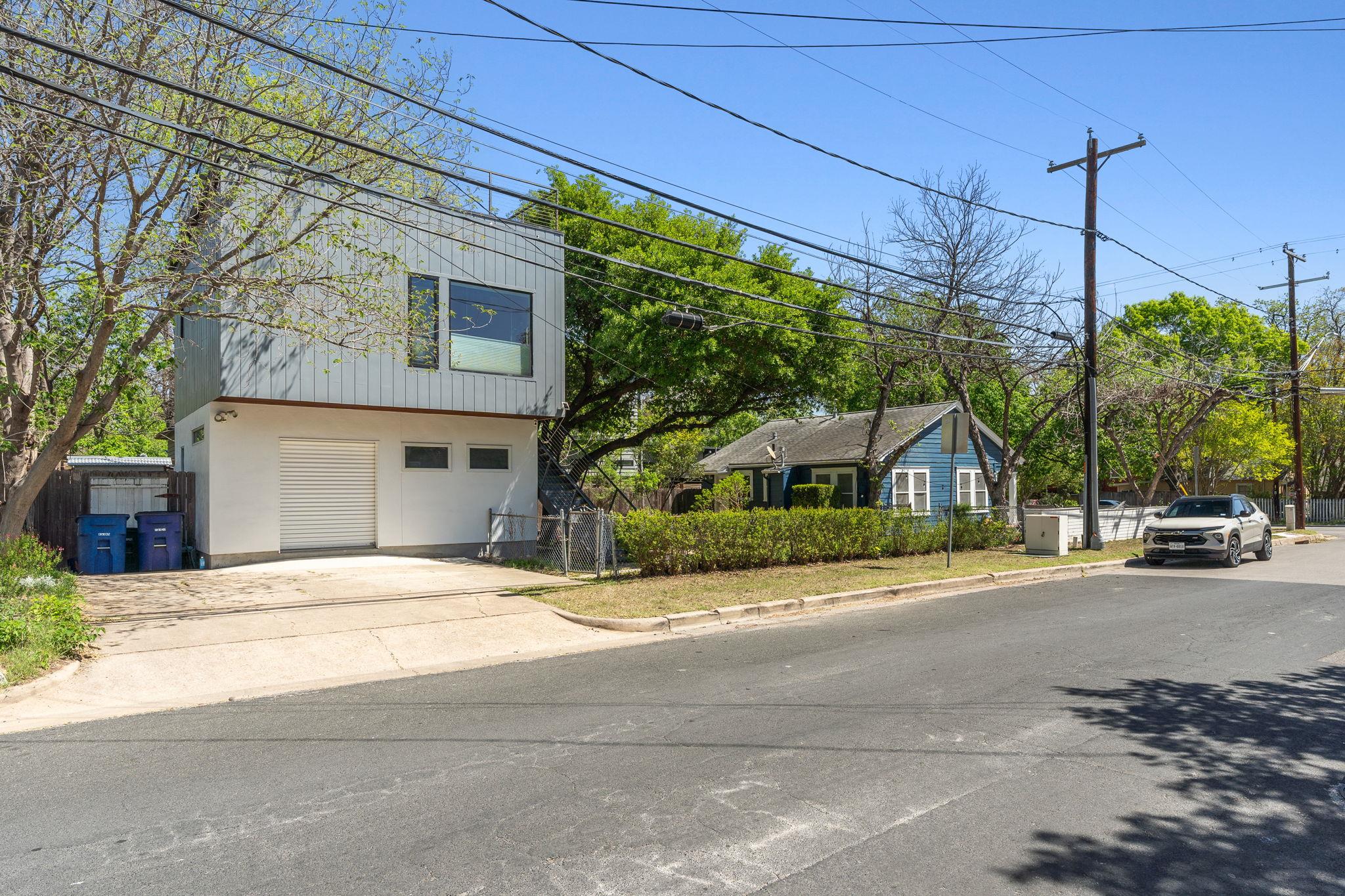 1910 Kinney Ave
