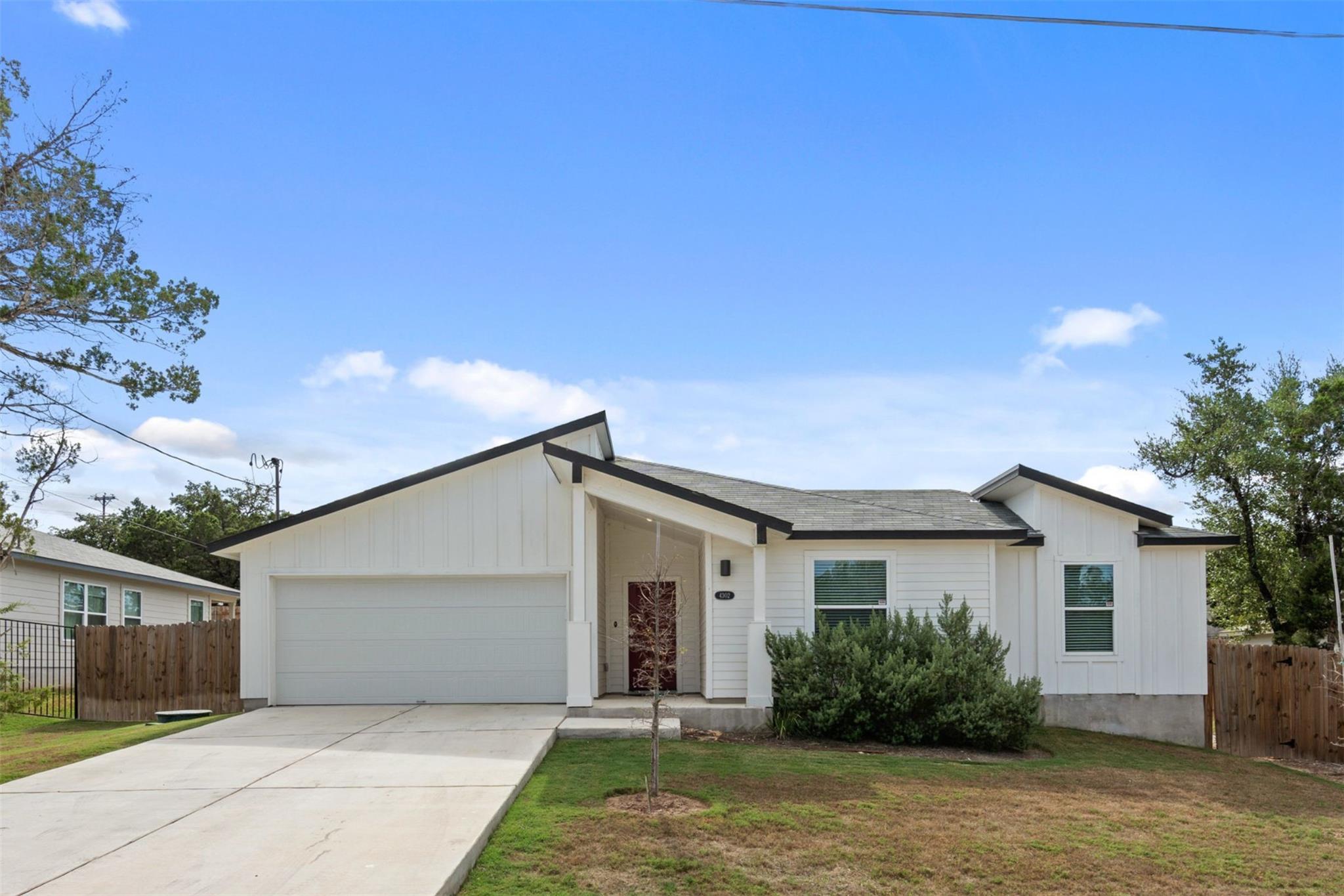 4302 Liberty LN