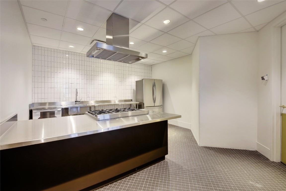 501 West Ave # 703