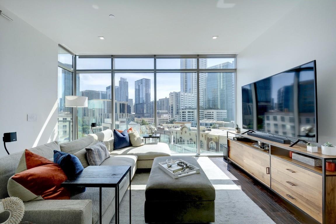 501 West Ave # 703