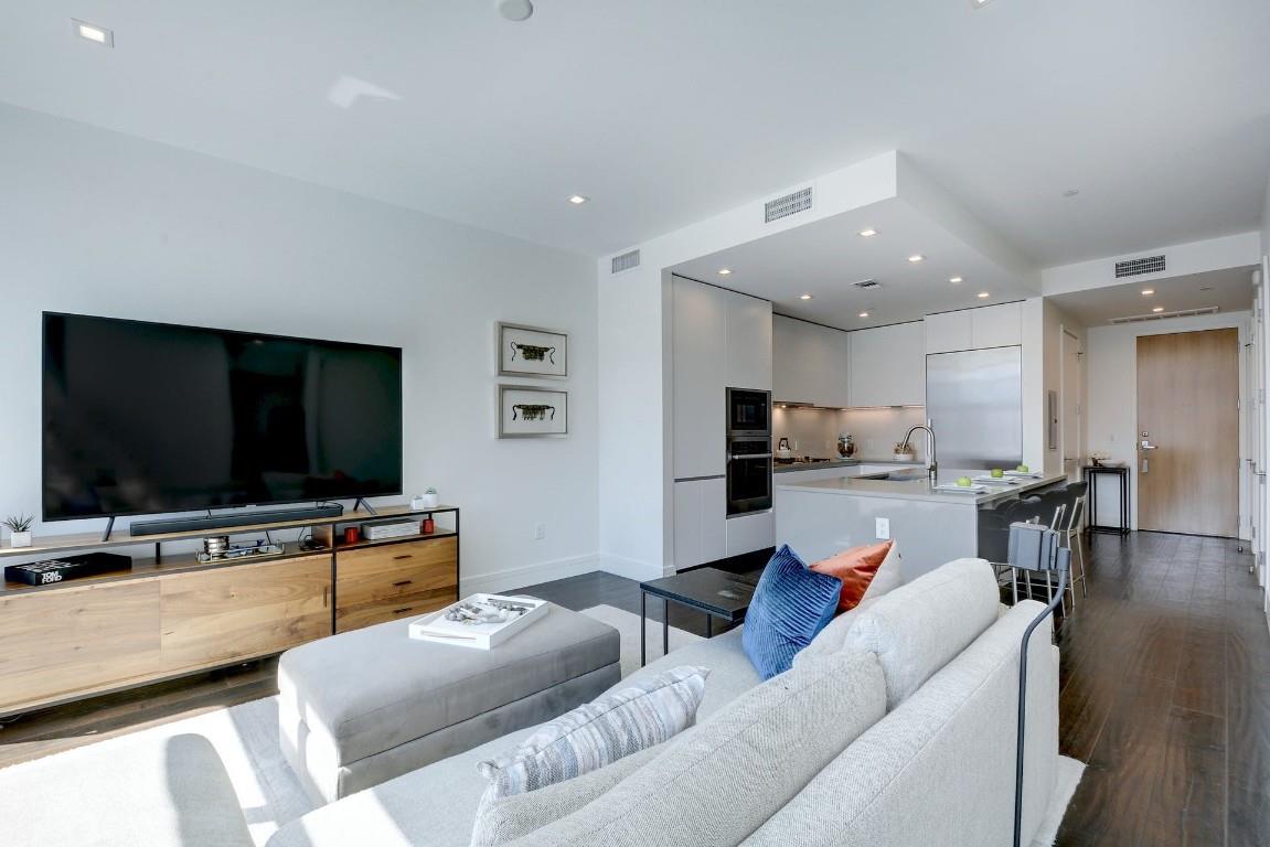 501 West Ave # 703