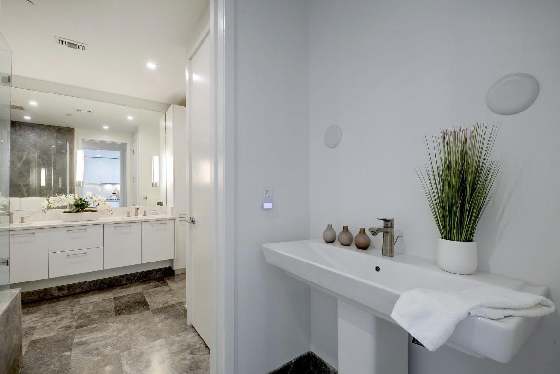 501 West Ave # 703