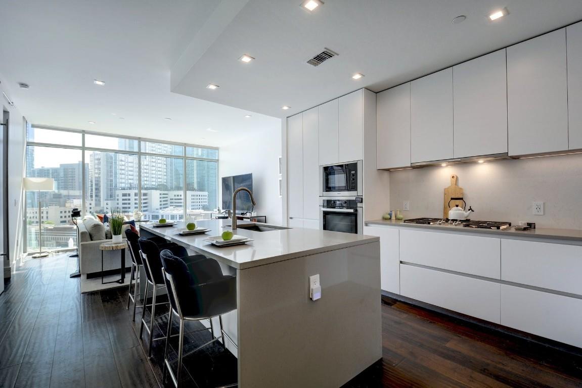 501 West Ave # 703