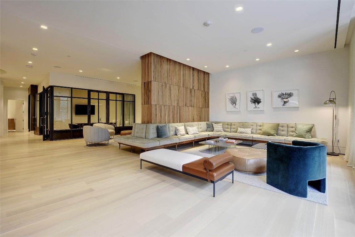 501 West Ave # 703
