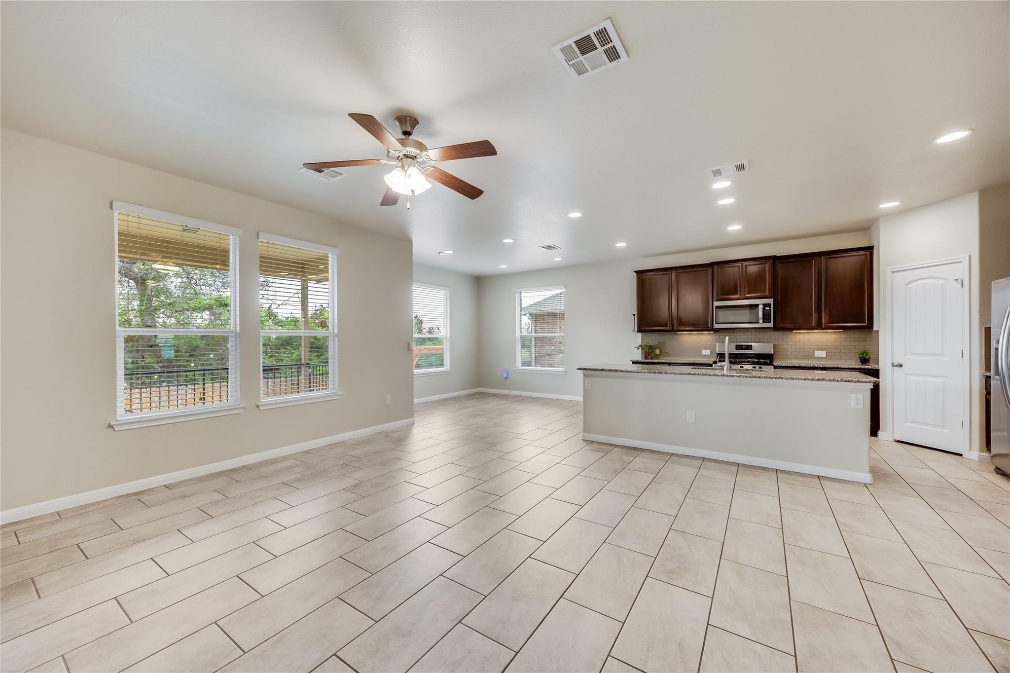 11328 Reading WAY