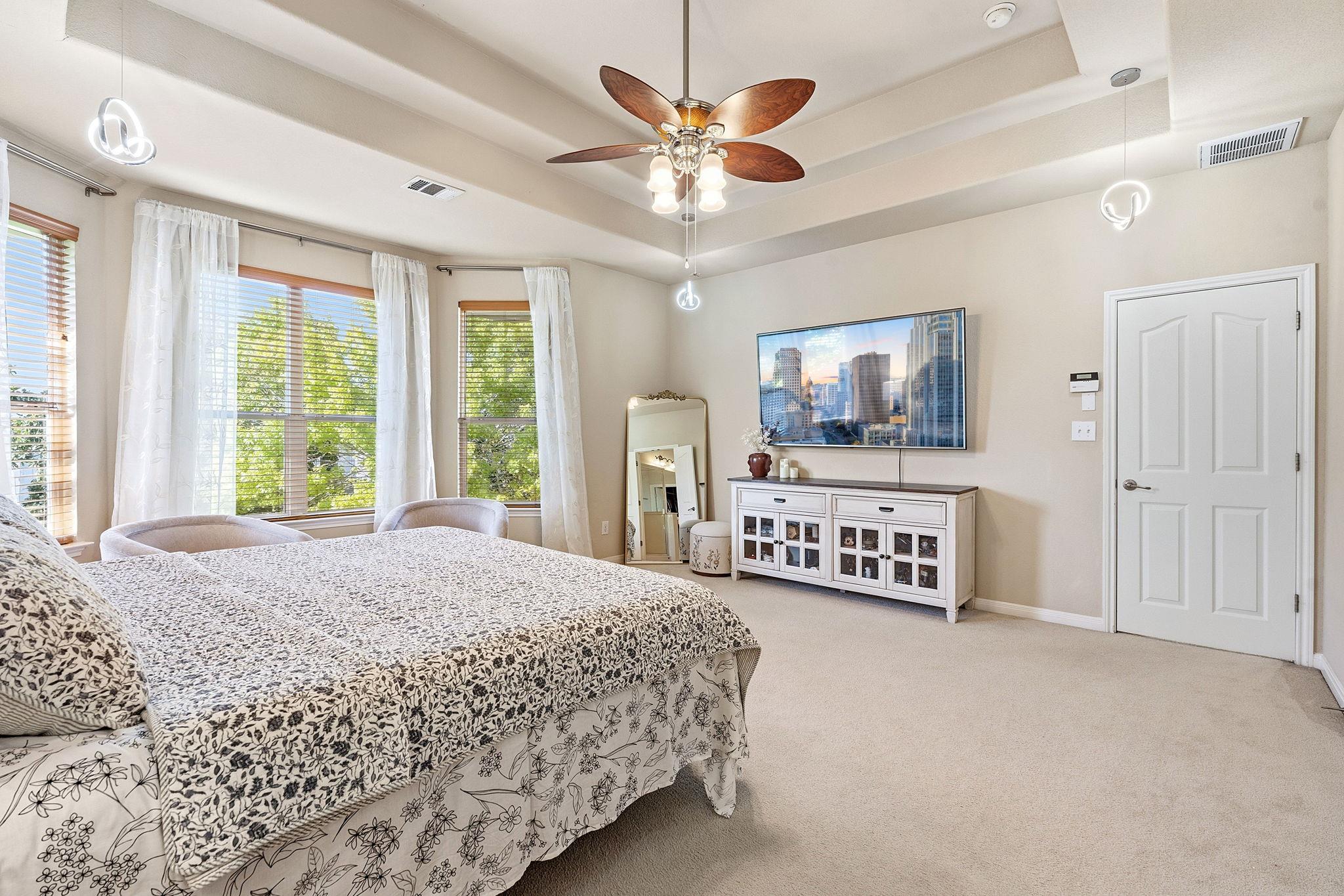 2126 Clear Lake PL