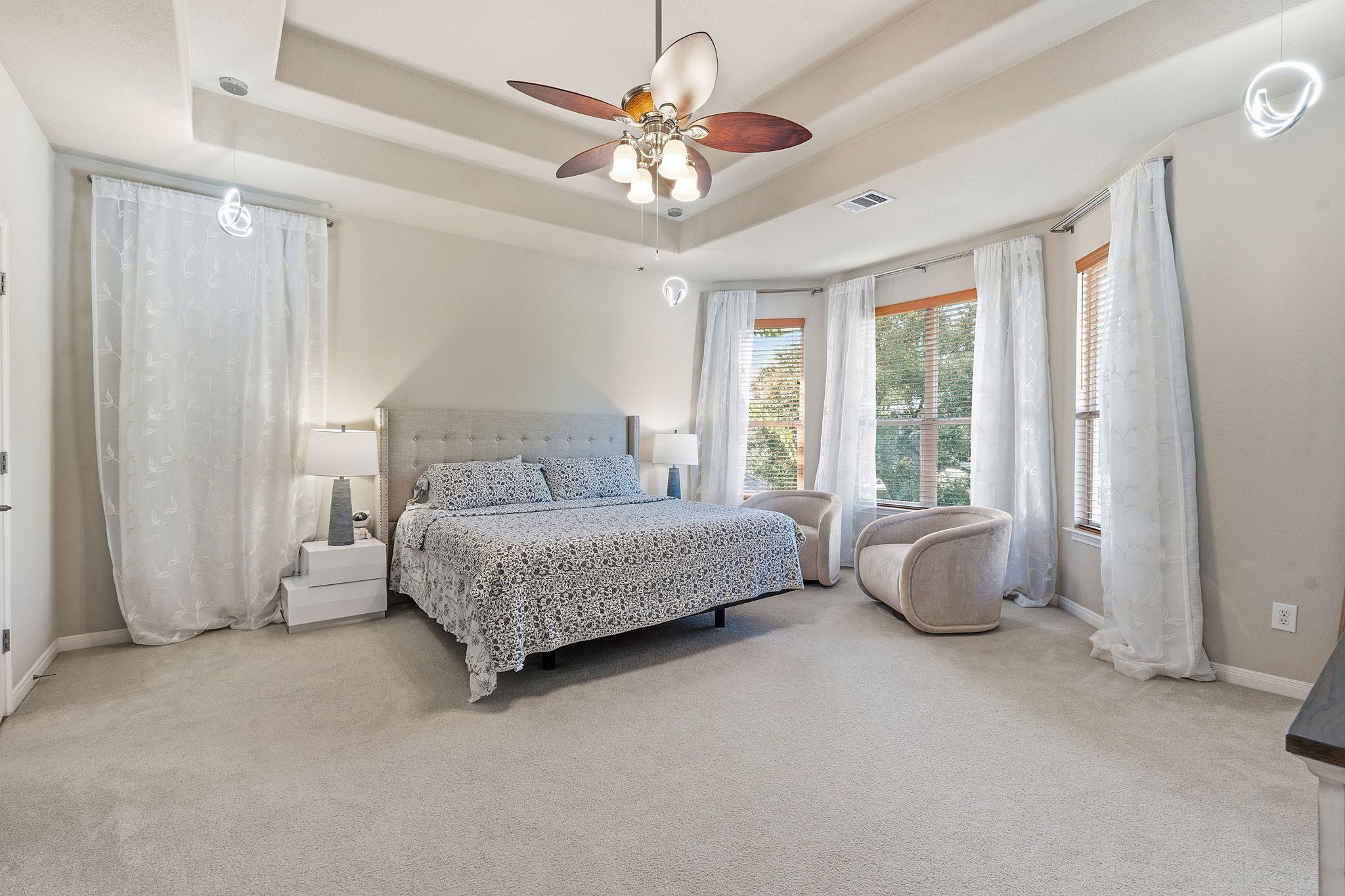 2126 Clear Lake PL