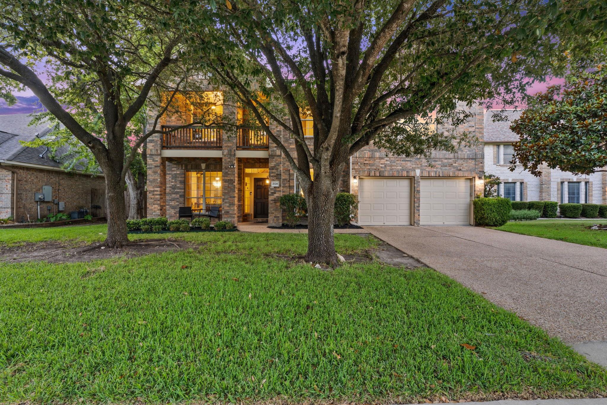 2126 Clear Lake PL