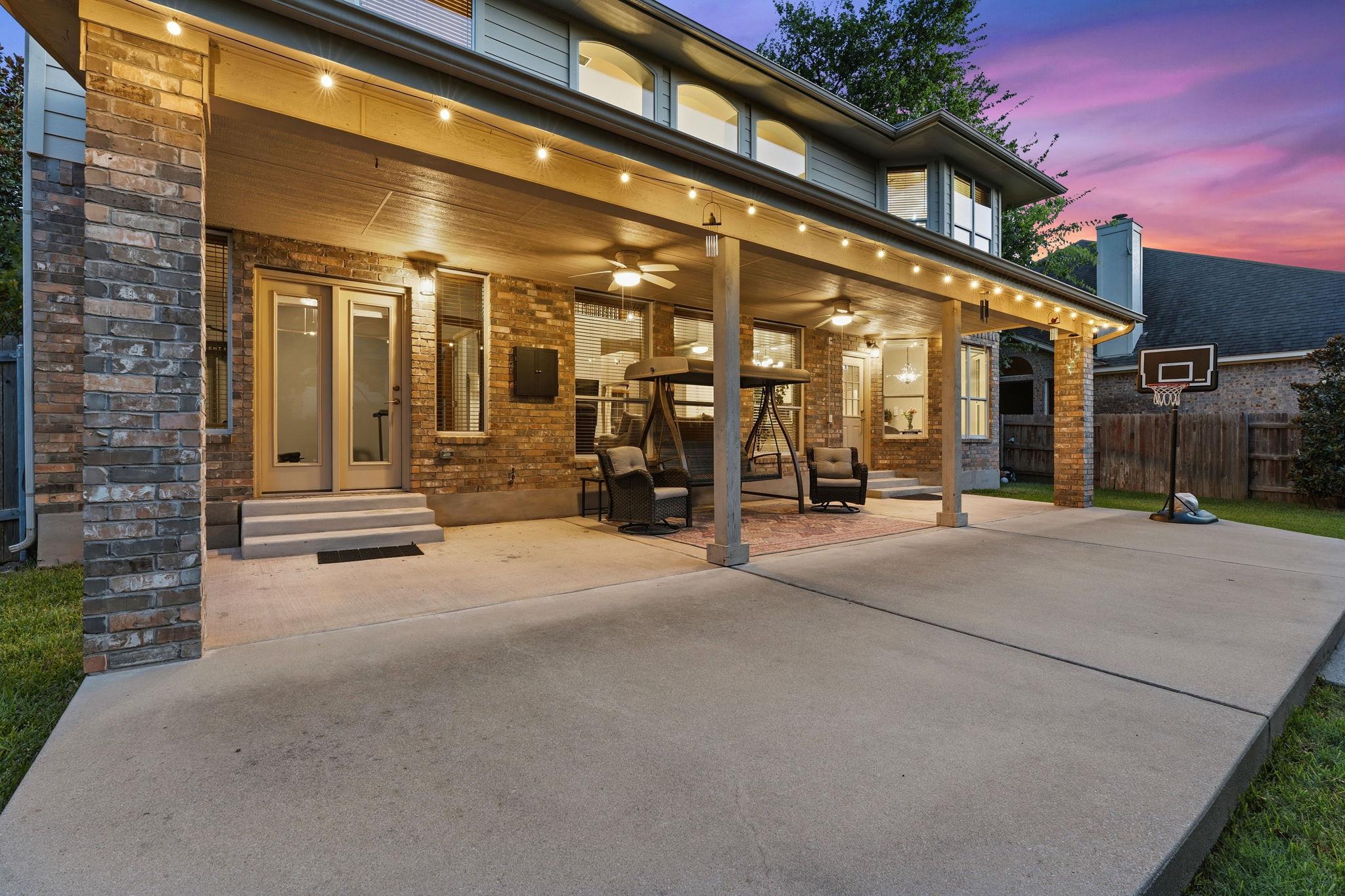 2126 Clear Lake PL