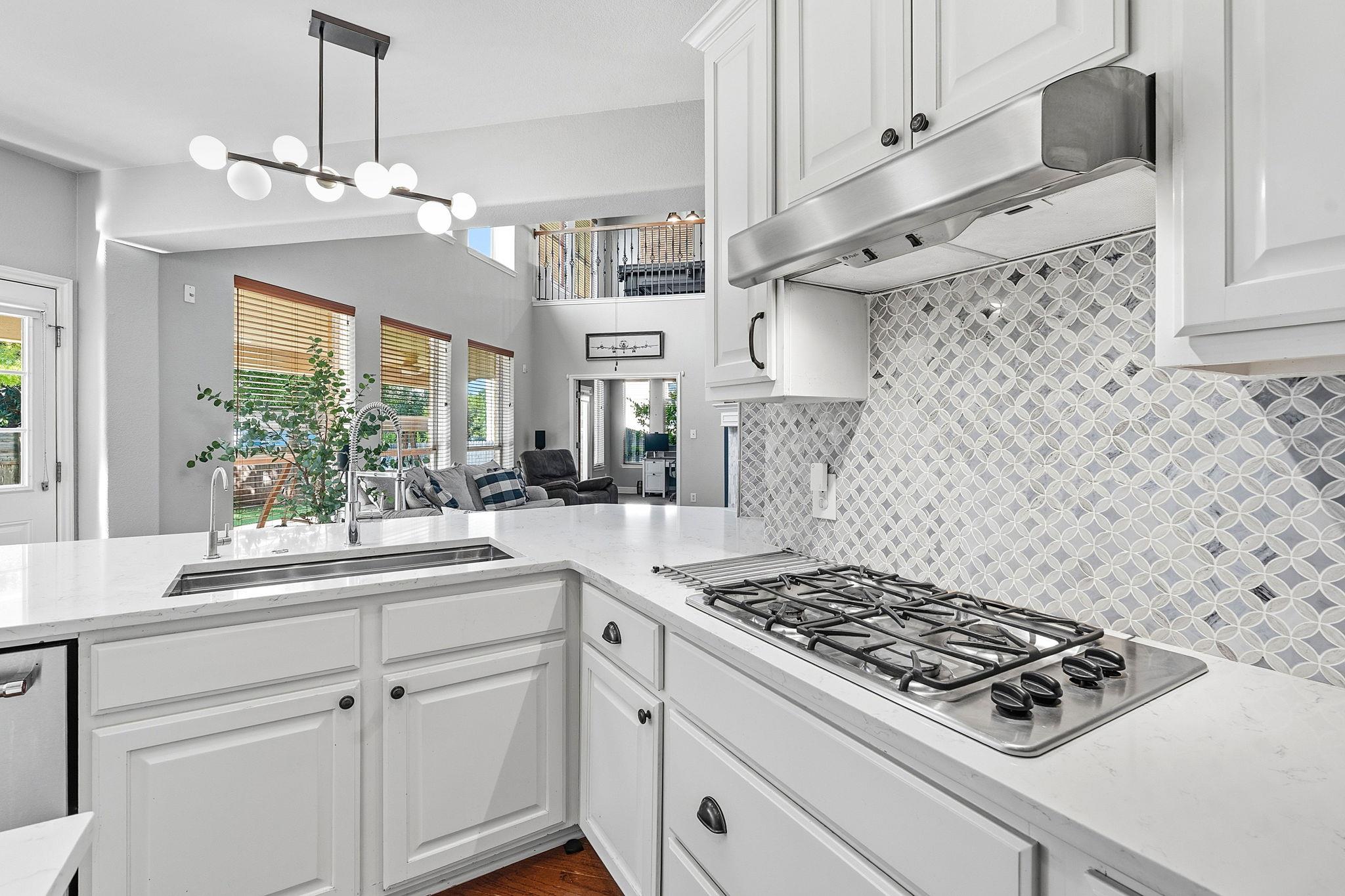 2126 Clear Lake PL