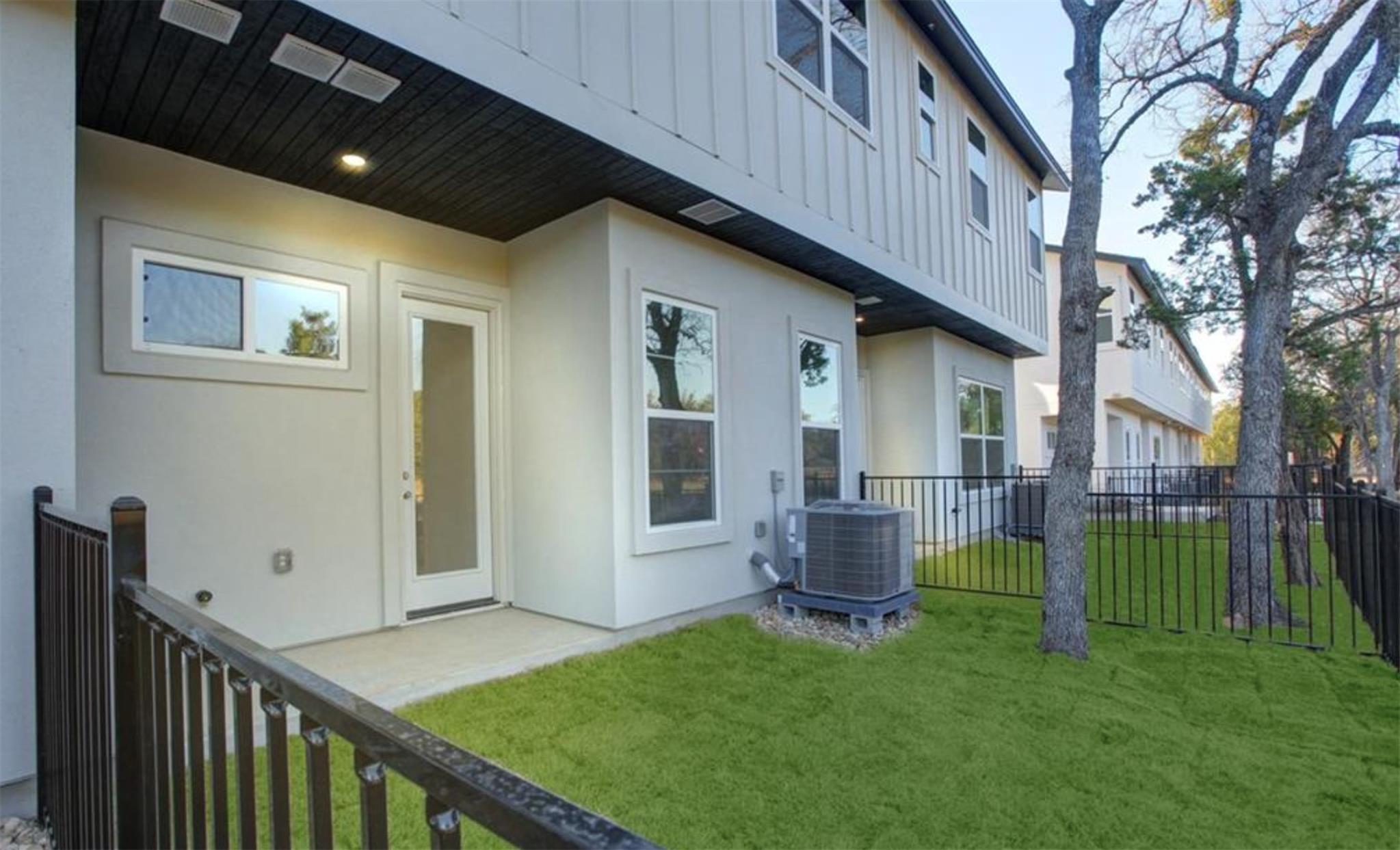 12001 Vista Parke DR # 1002