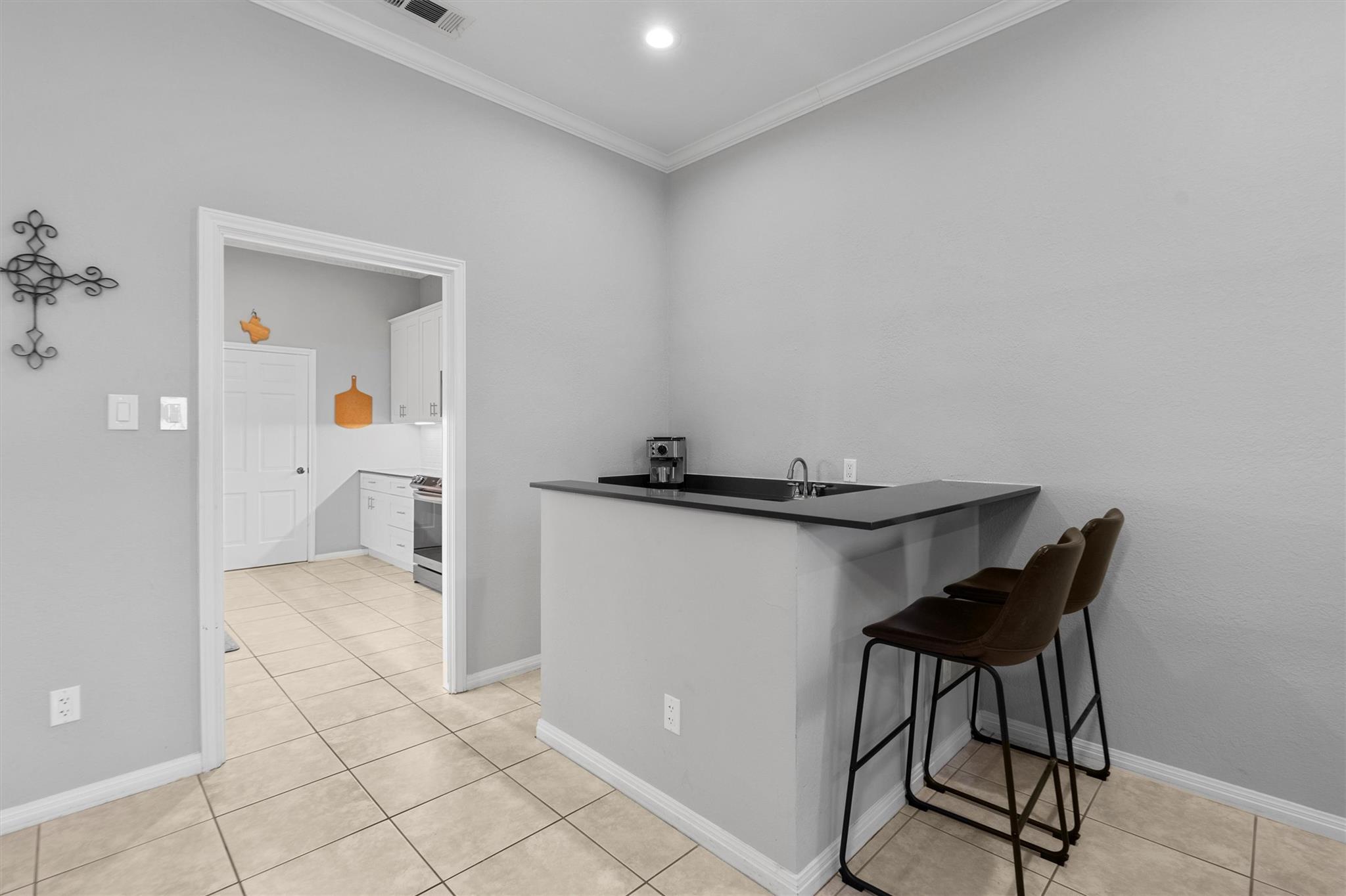 11003 Pinehurst DR # 6, Austin Unit: 6
