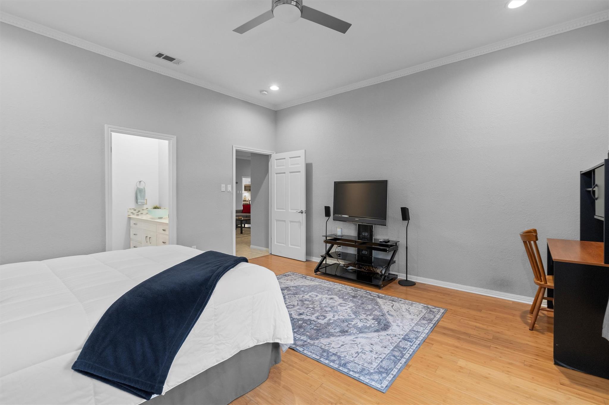 11003 Pinehurst DR # 6, Austin Unit: 6