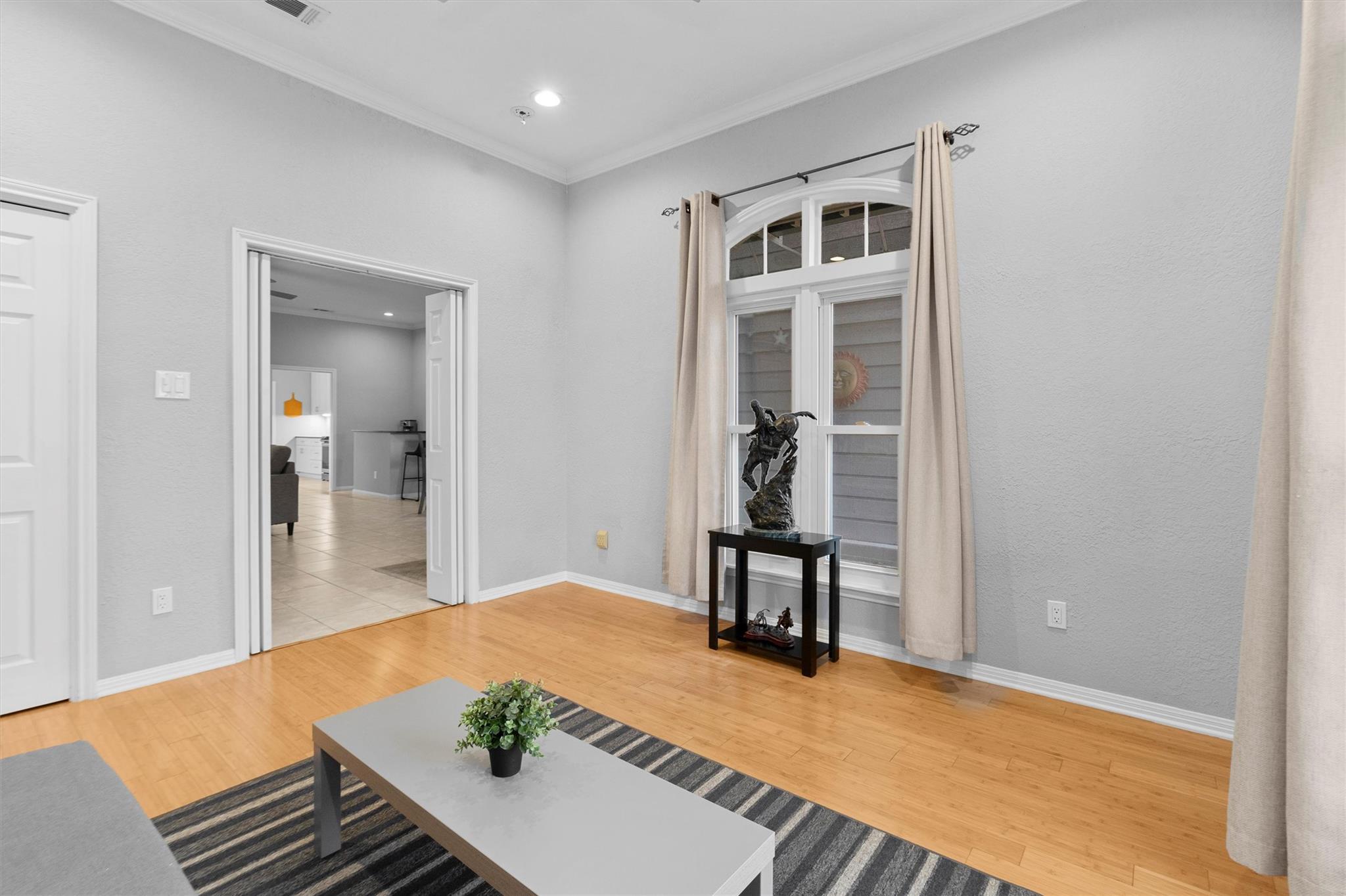11003 Pinehurst DR # 6, Austin Unit: 6