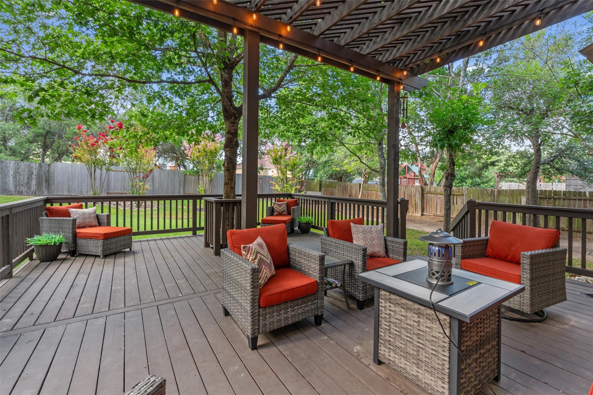 7505 Roaring Springs DR