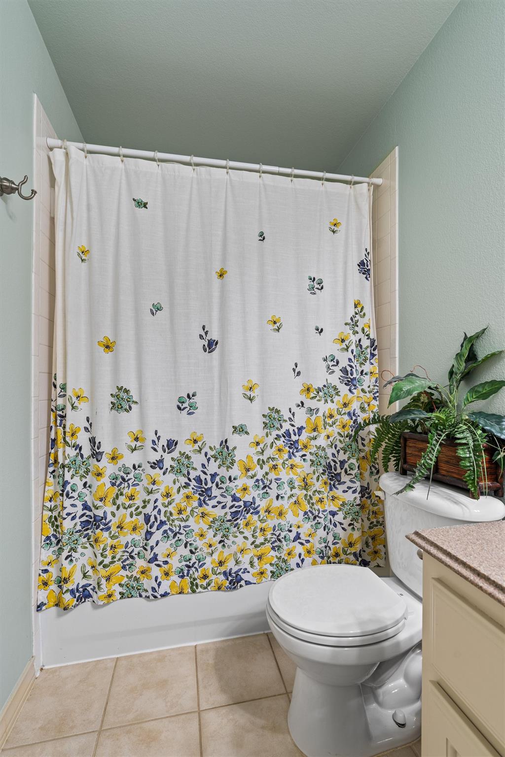 7505 Roaring Springs DR