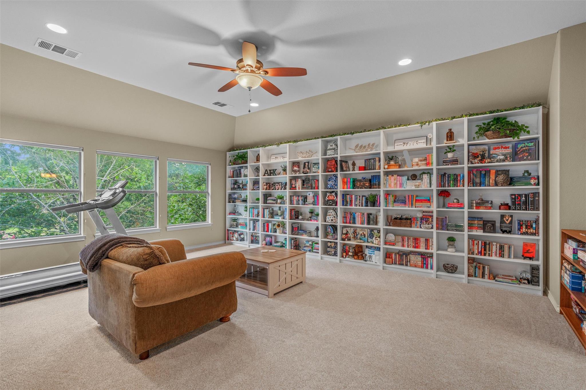 7505 Roaring Springs DR