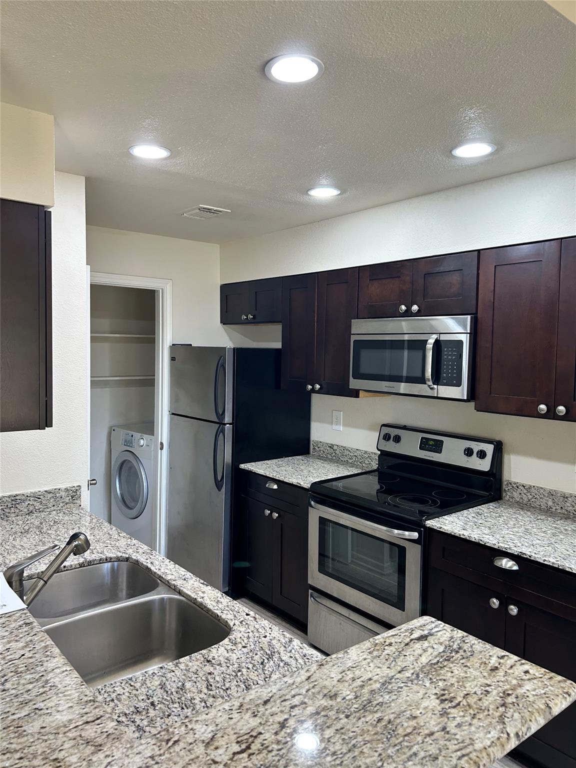 6000 Shepherd Mountain CV # 1302