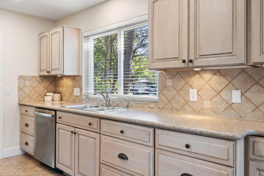 2401 Vassal DR, Austin