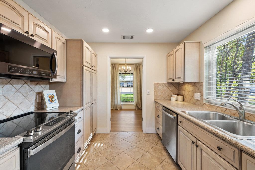 2401 Vassal DR, Austin