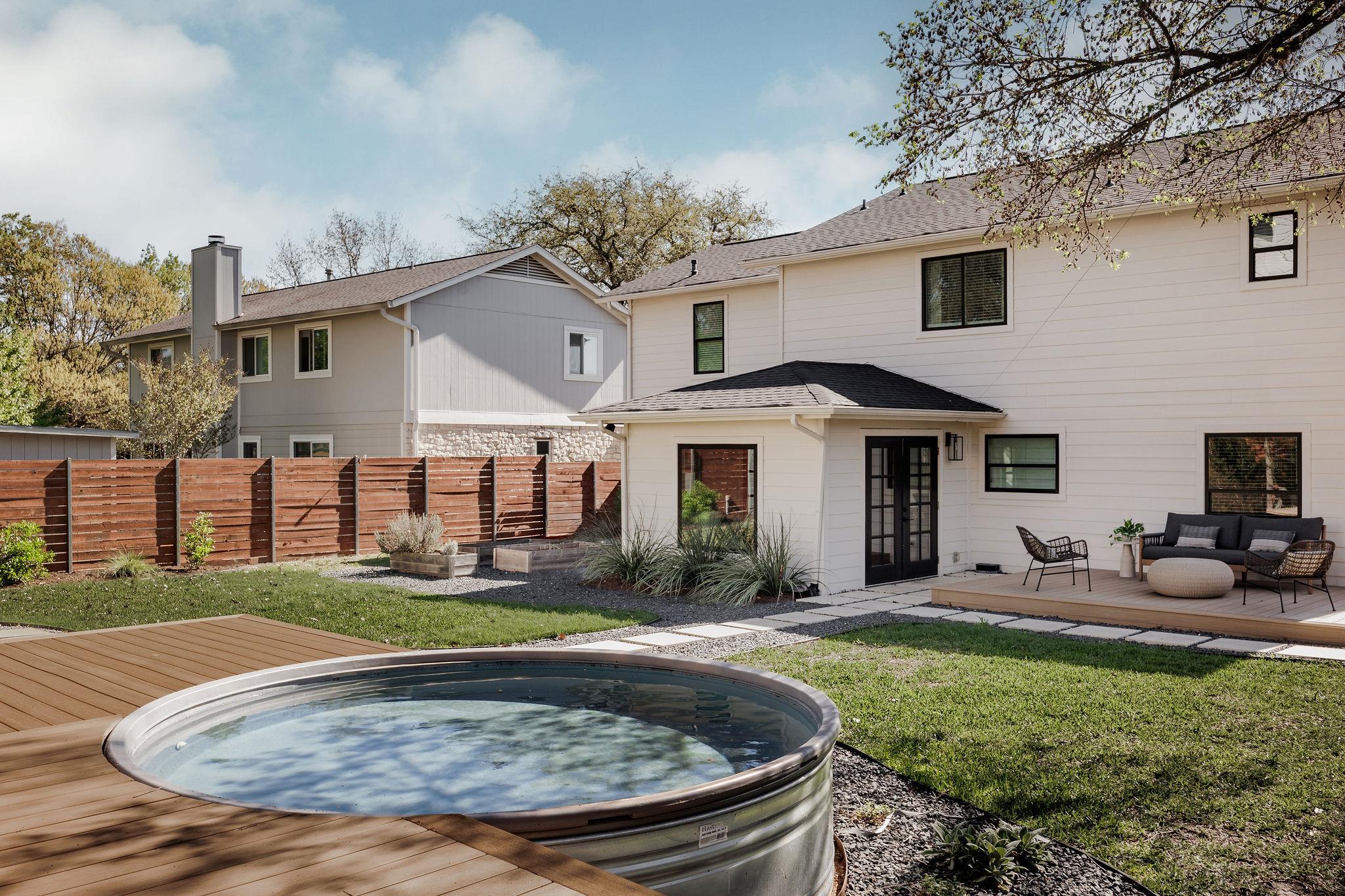 7402 Whistlestop DR