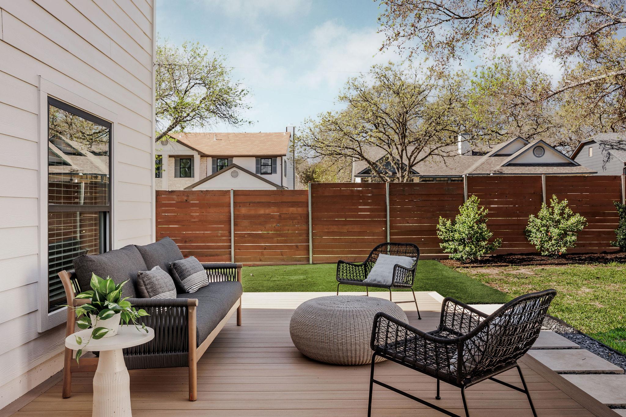 7402 Whistlestop DR