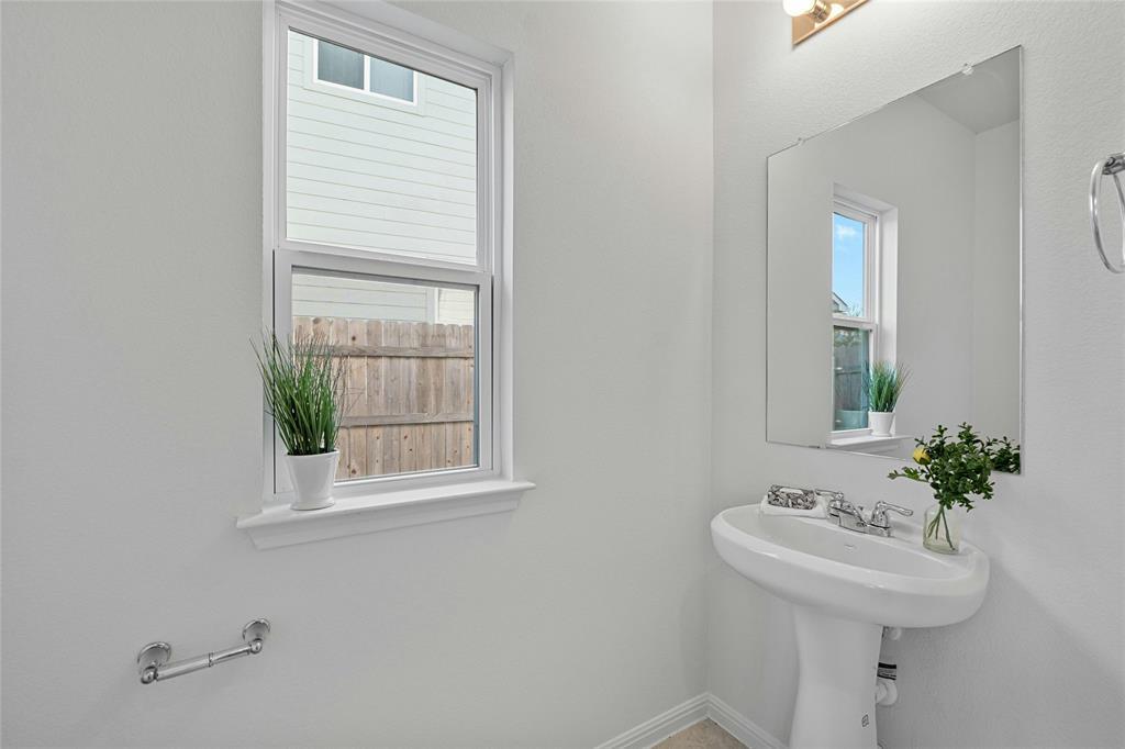 9713 Grapevine Leaf DR