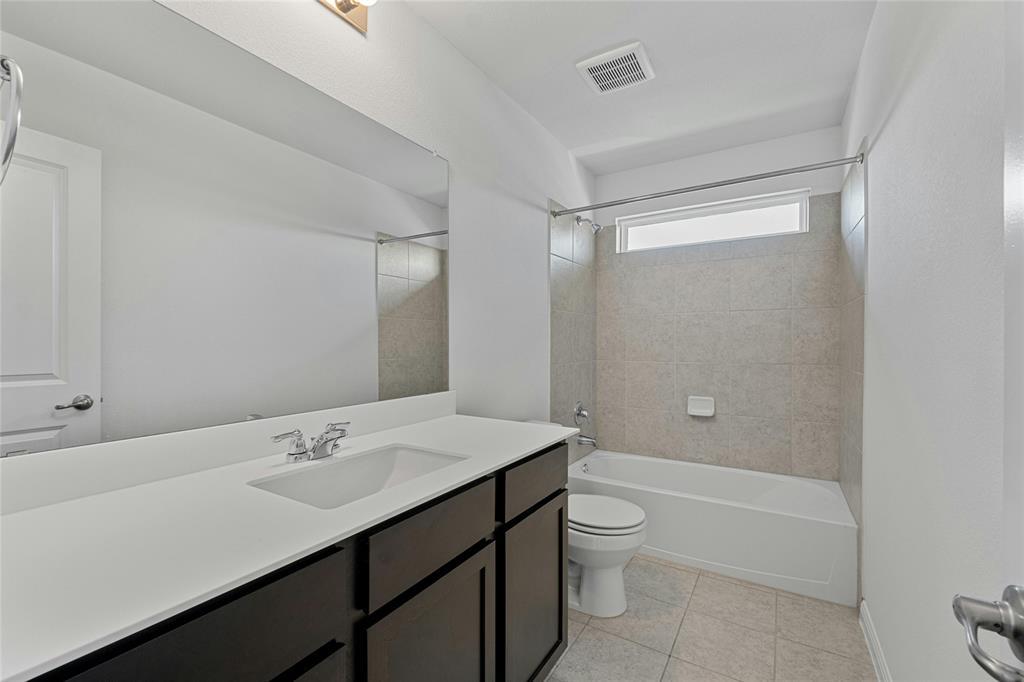 9713 Grapevine Leaf DR