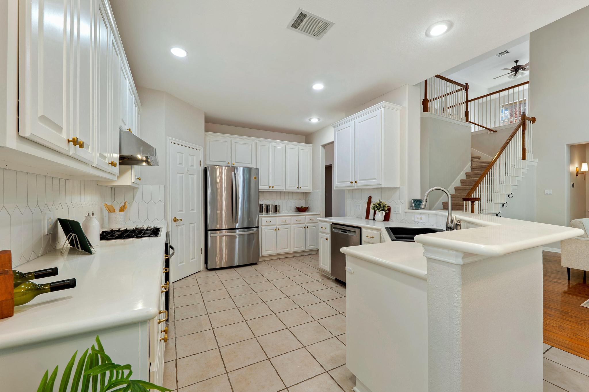 9413 Jenaro CT