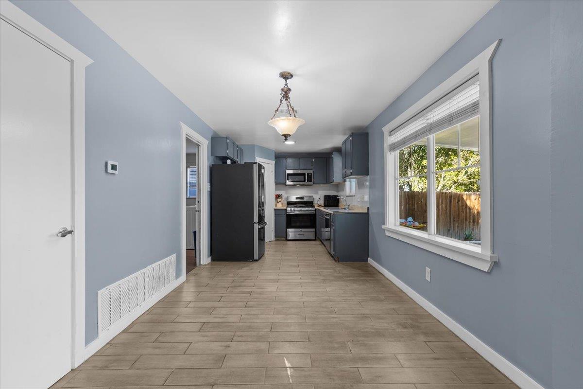 12217 Shropshire BLVD