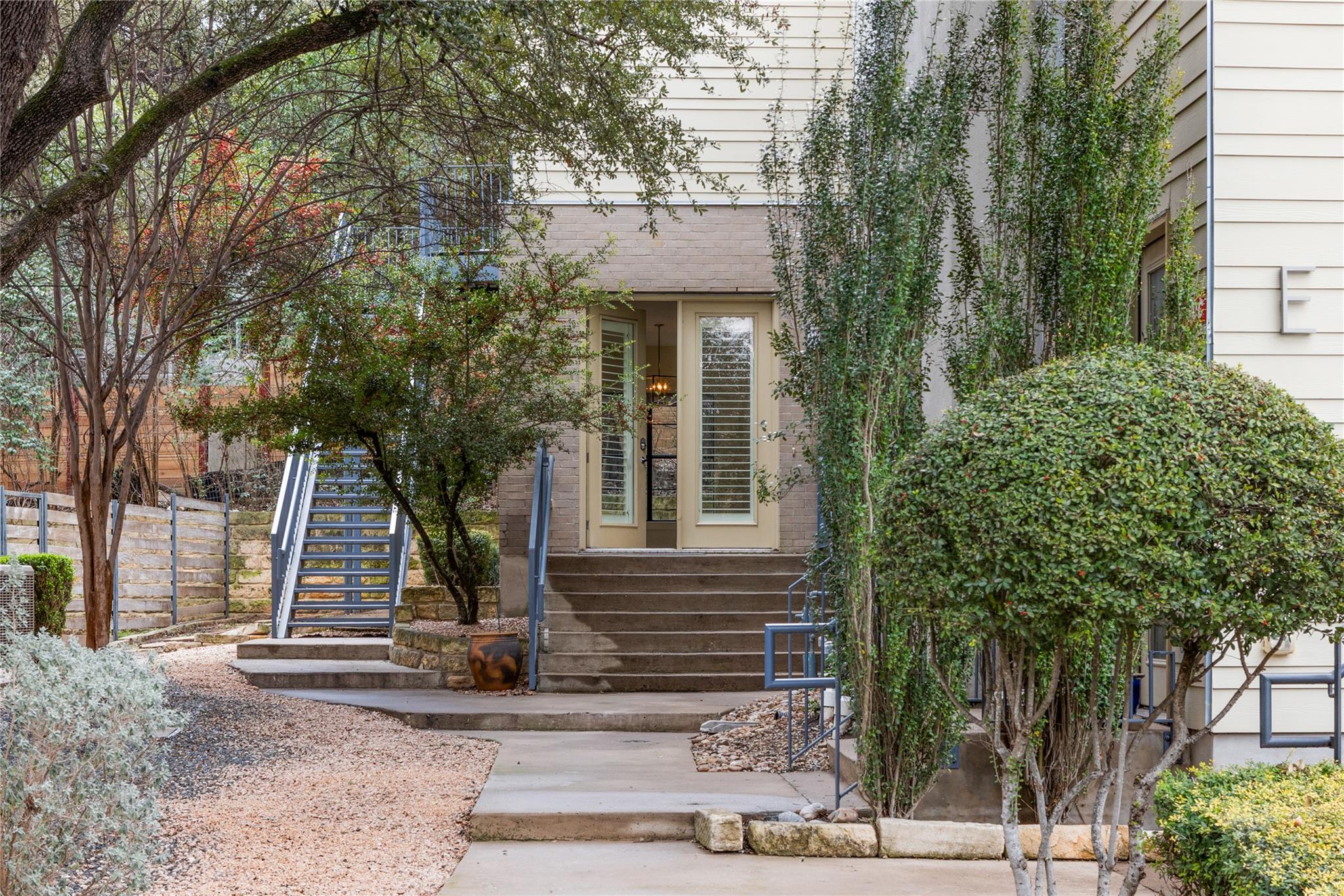 707 Cardinal LN # E2