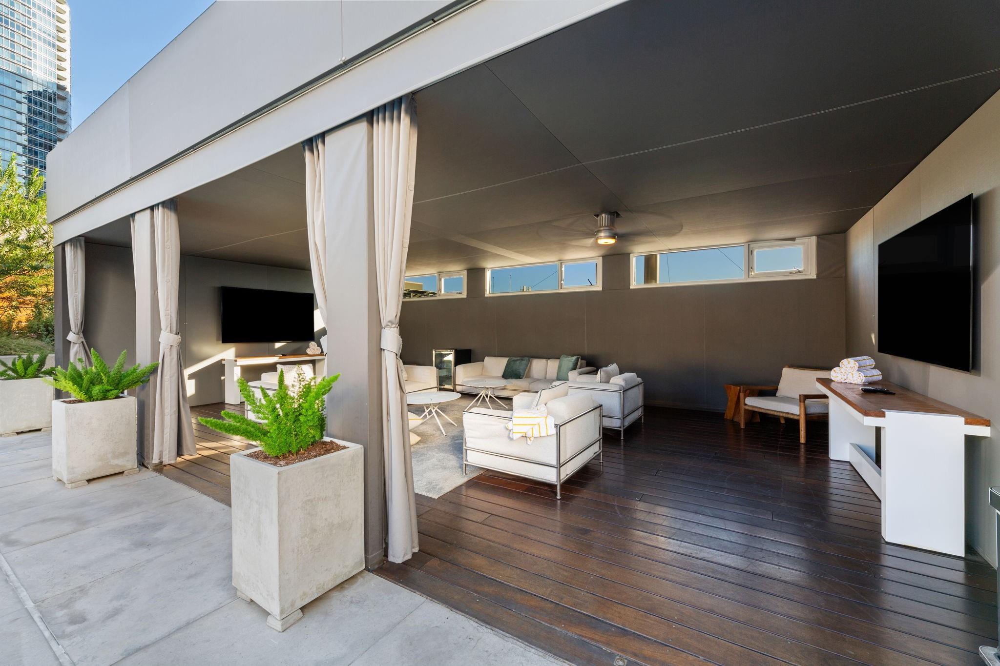 210 Lavaca ST # 1902